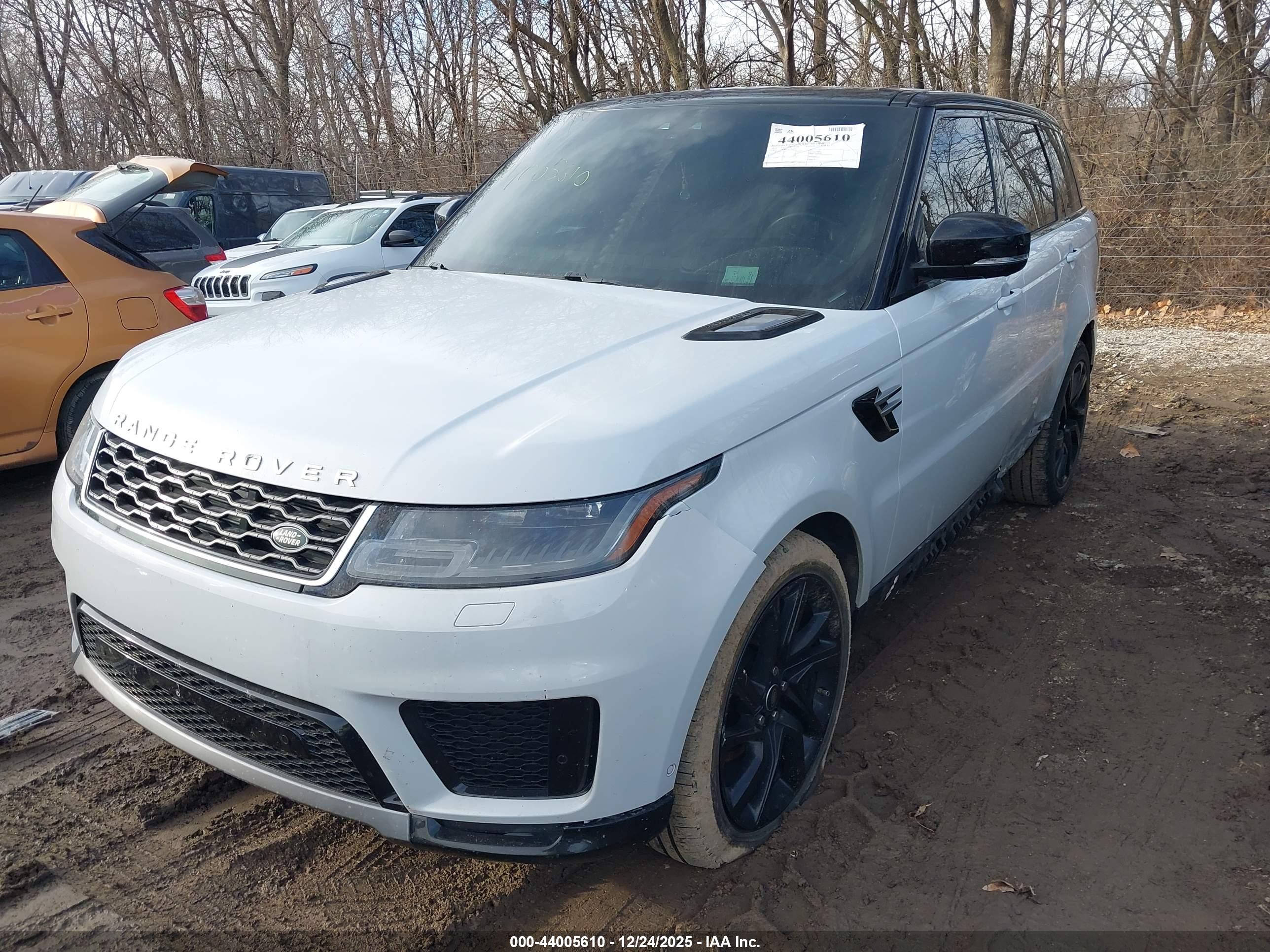 LAND ROVER image 2