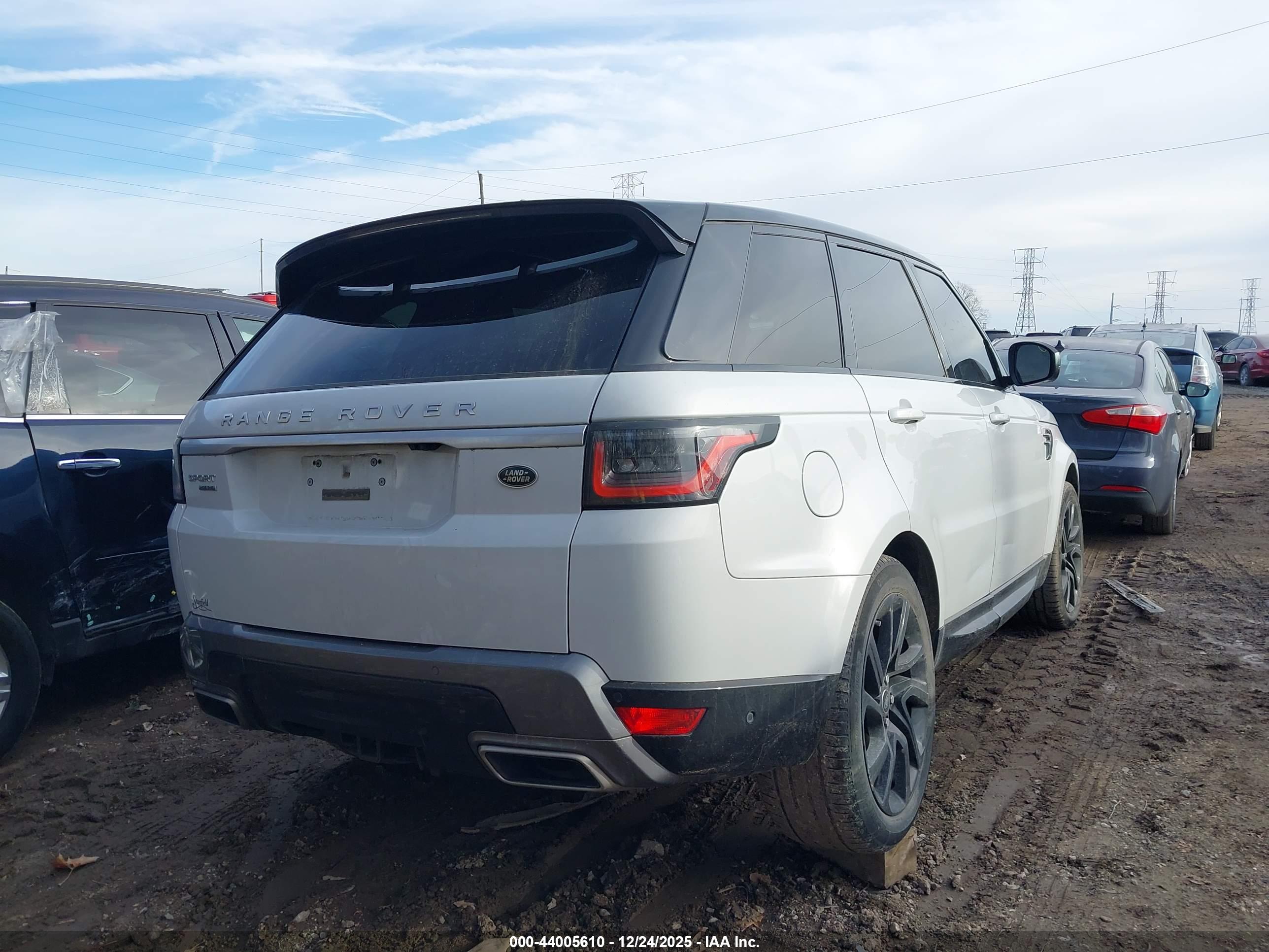 LAND ROVER image 4