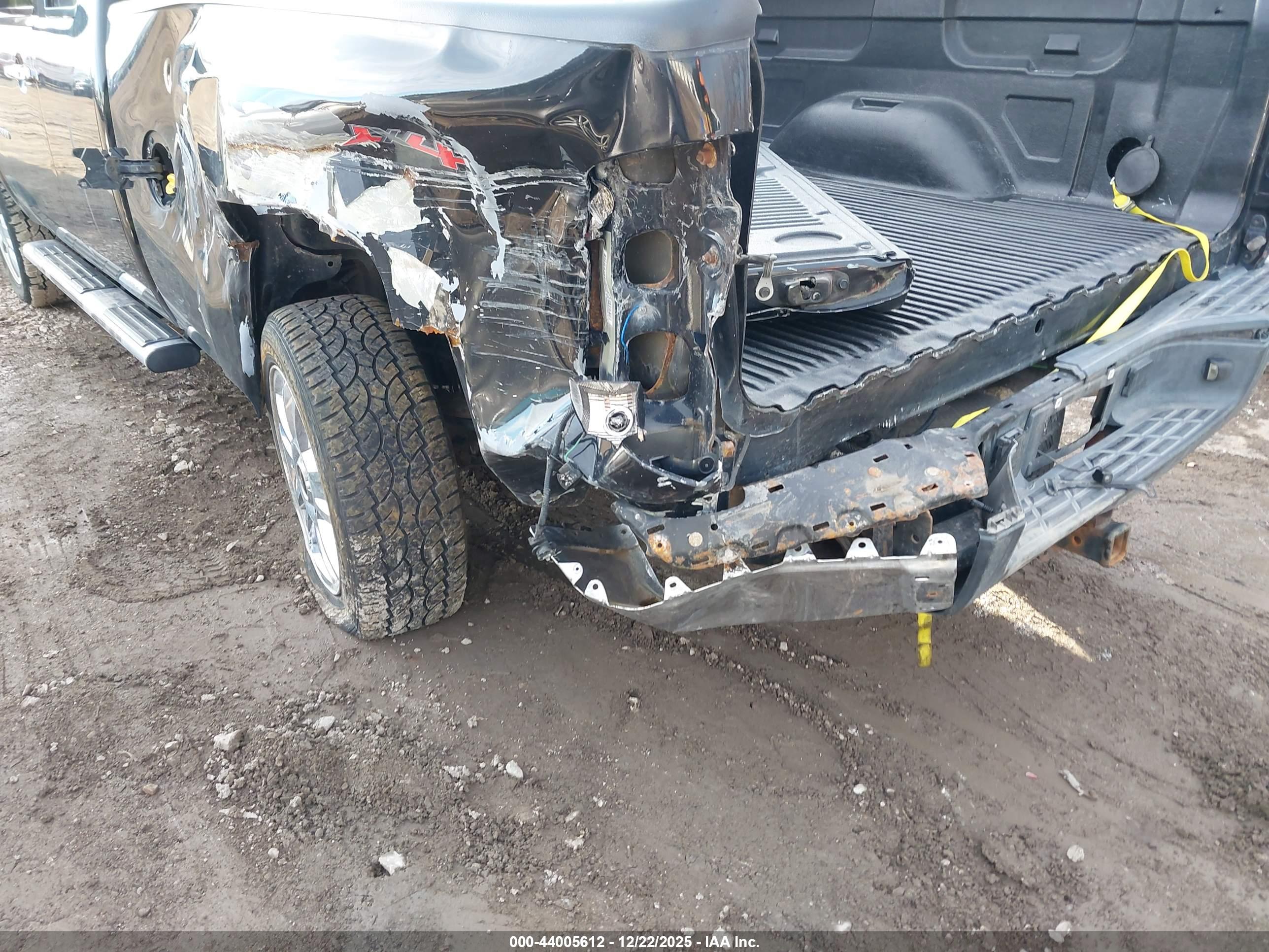CHEVROLET SILVERADO image 6