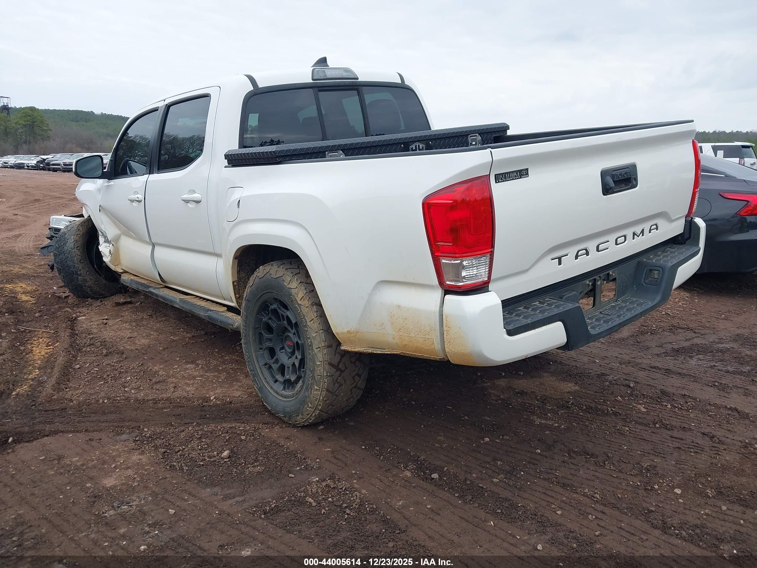 TOYOTA TACOMA image 3