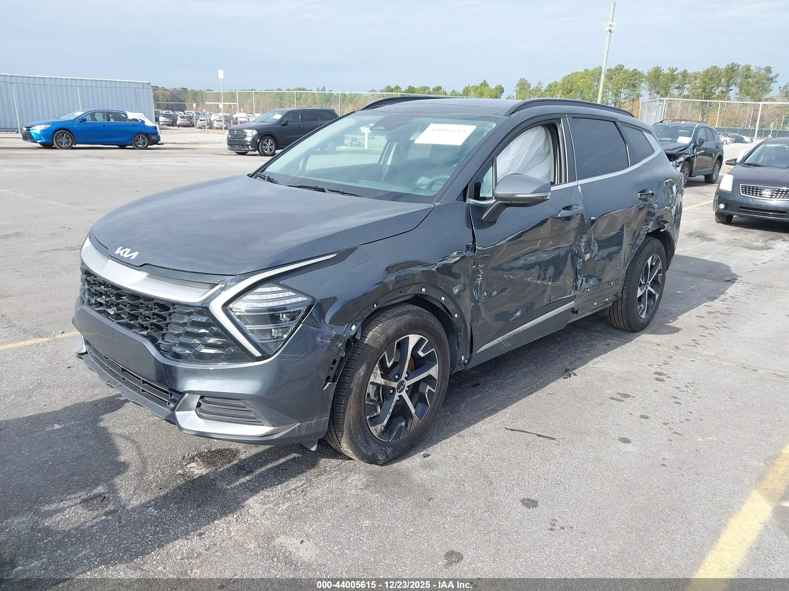 KIA SPORTAGE image 2