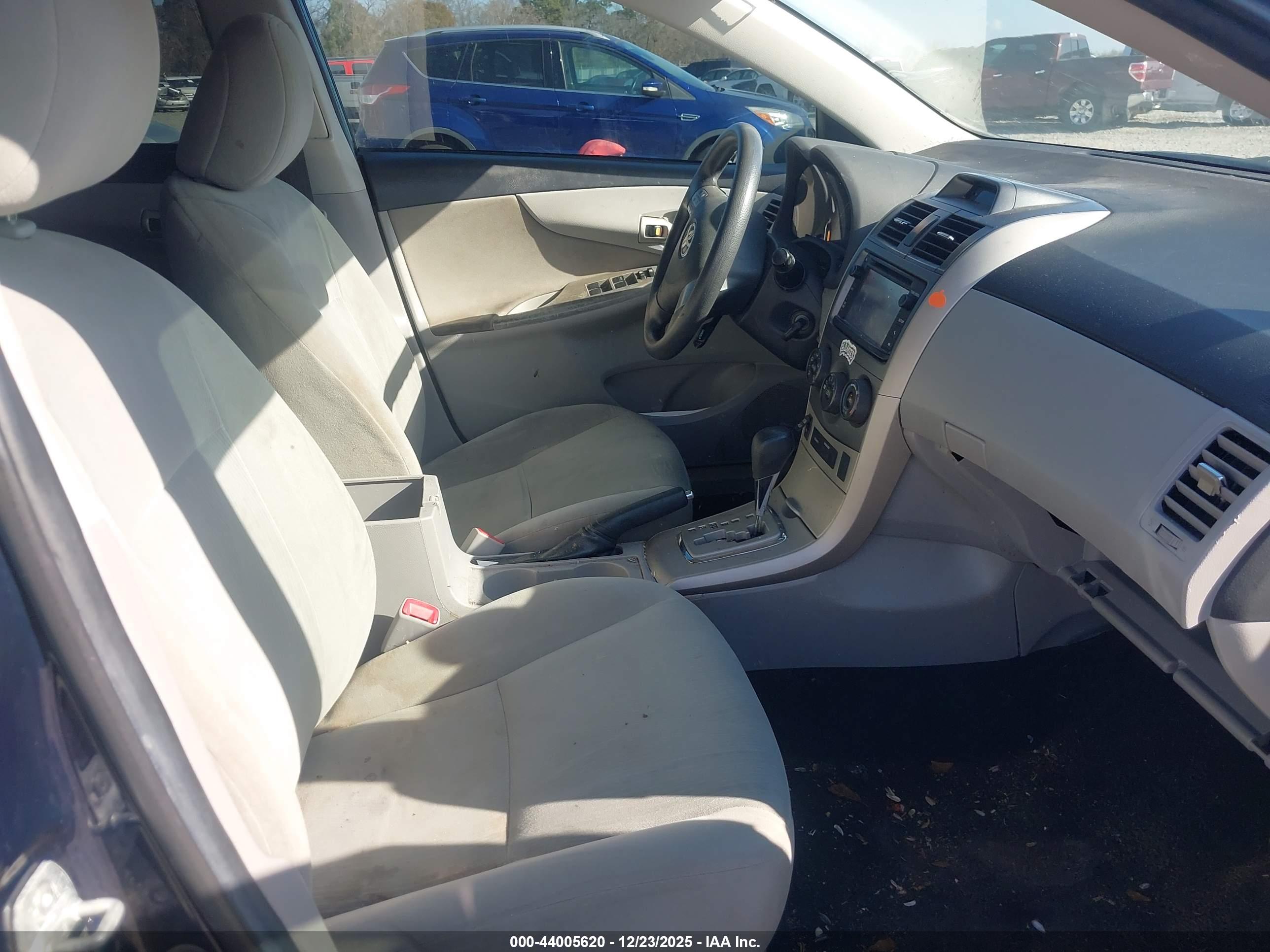 TOYOTA COROLLA image 5
