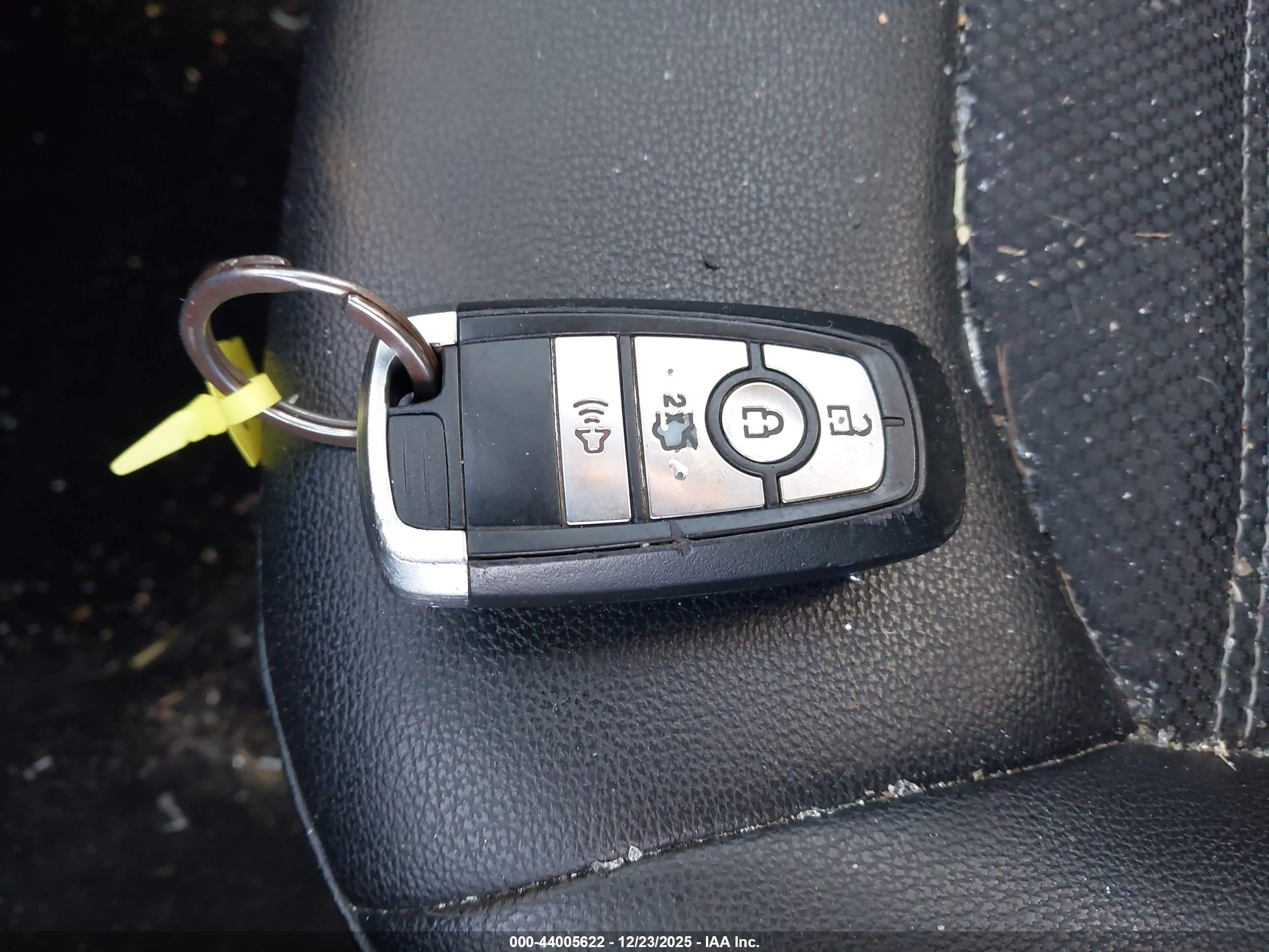 FORD FUSION image 11