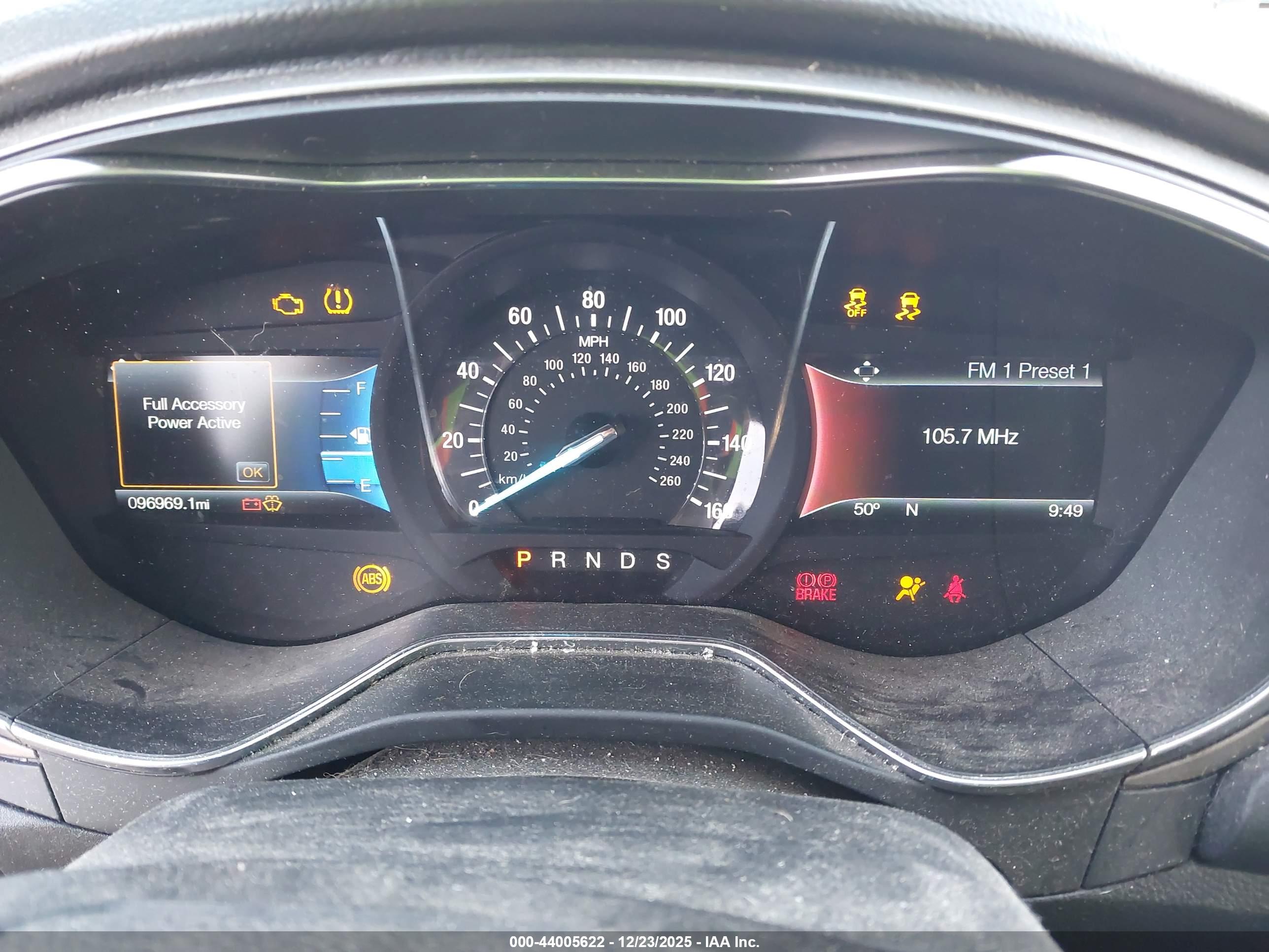 FORD FUSION image 7