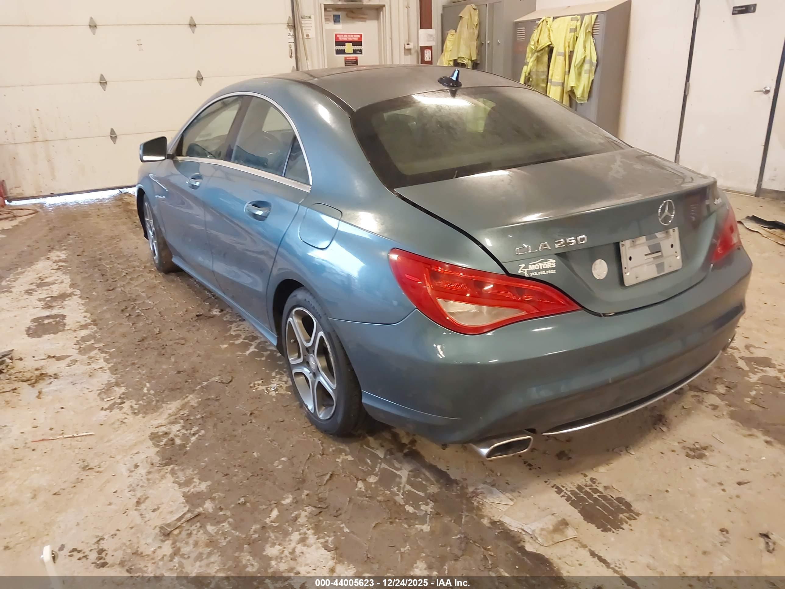 MERCEDES-BENZ CLA image 3