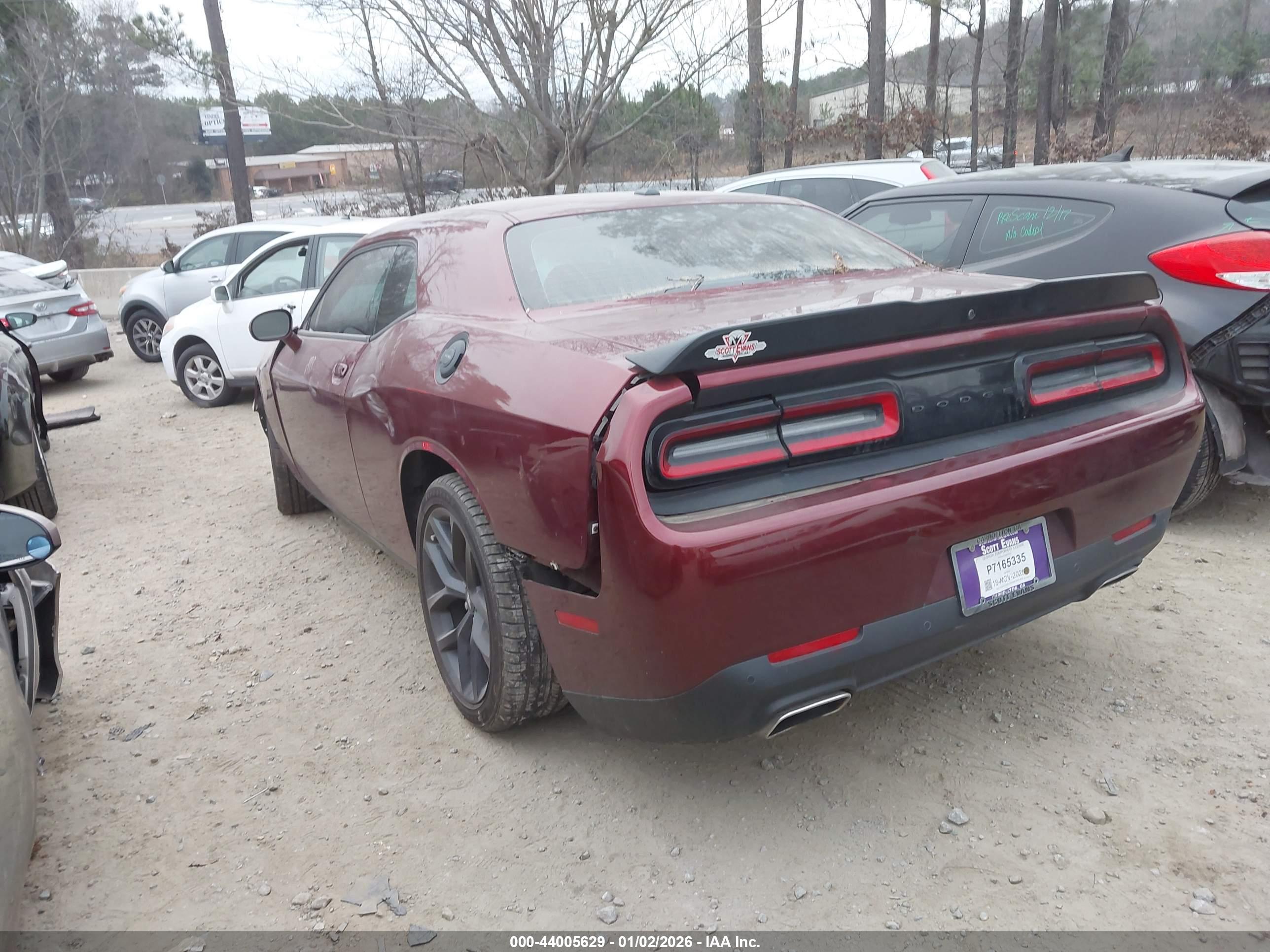 DODGE CHALLENGER image 3