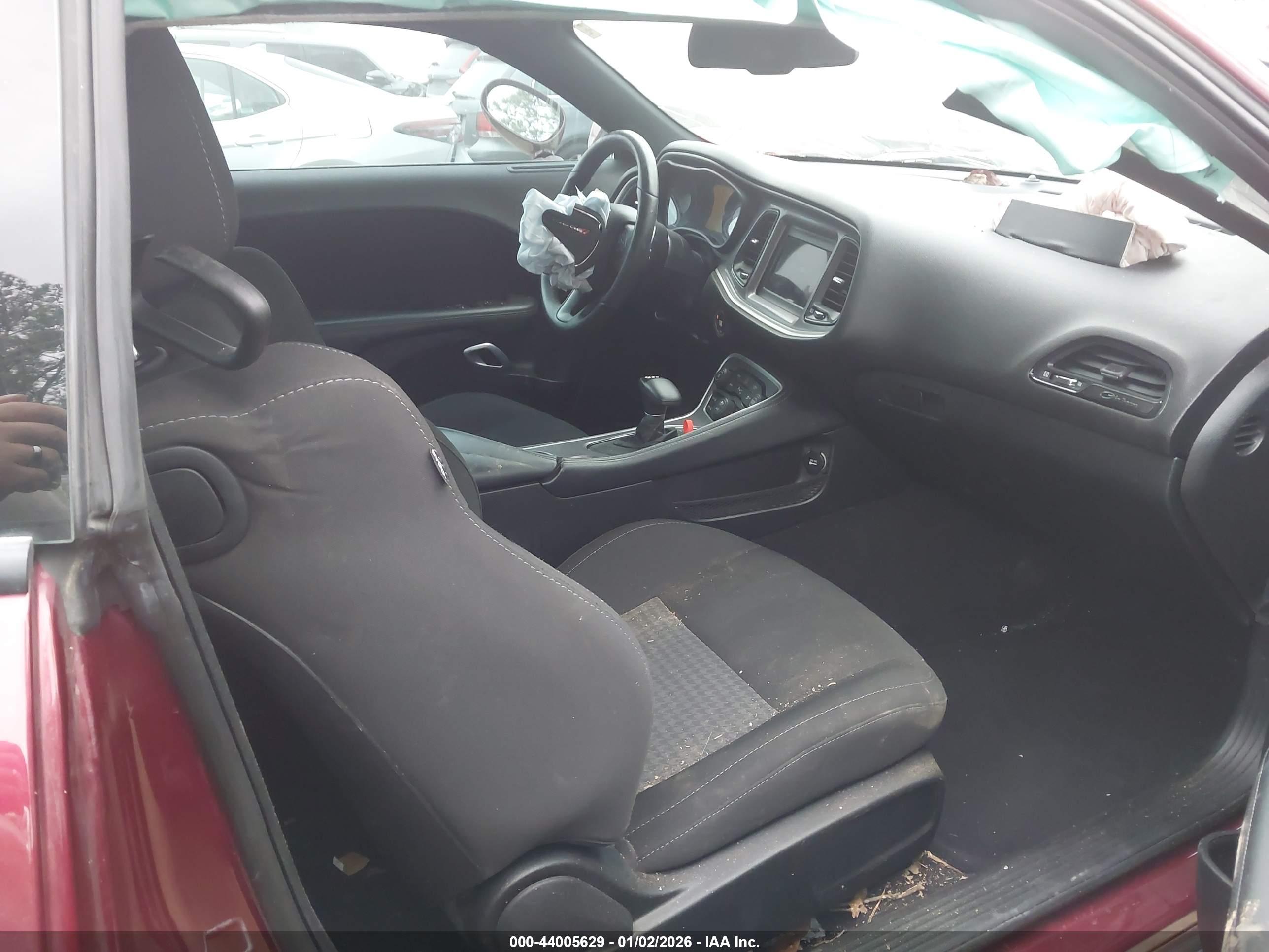 DODGE CHALLENGER image 5