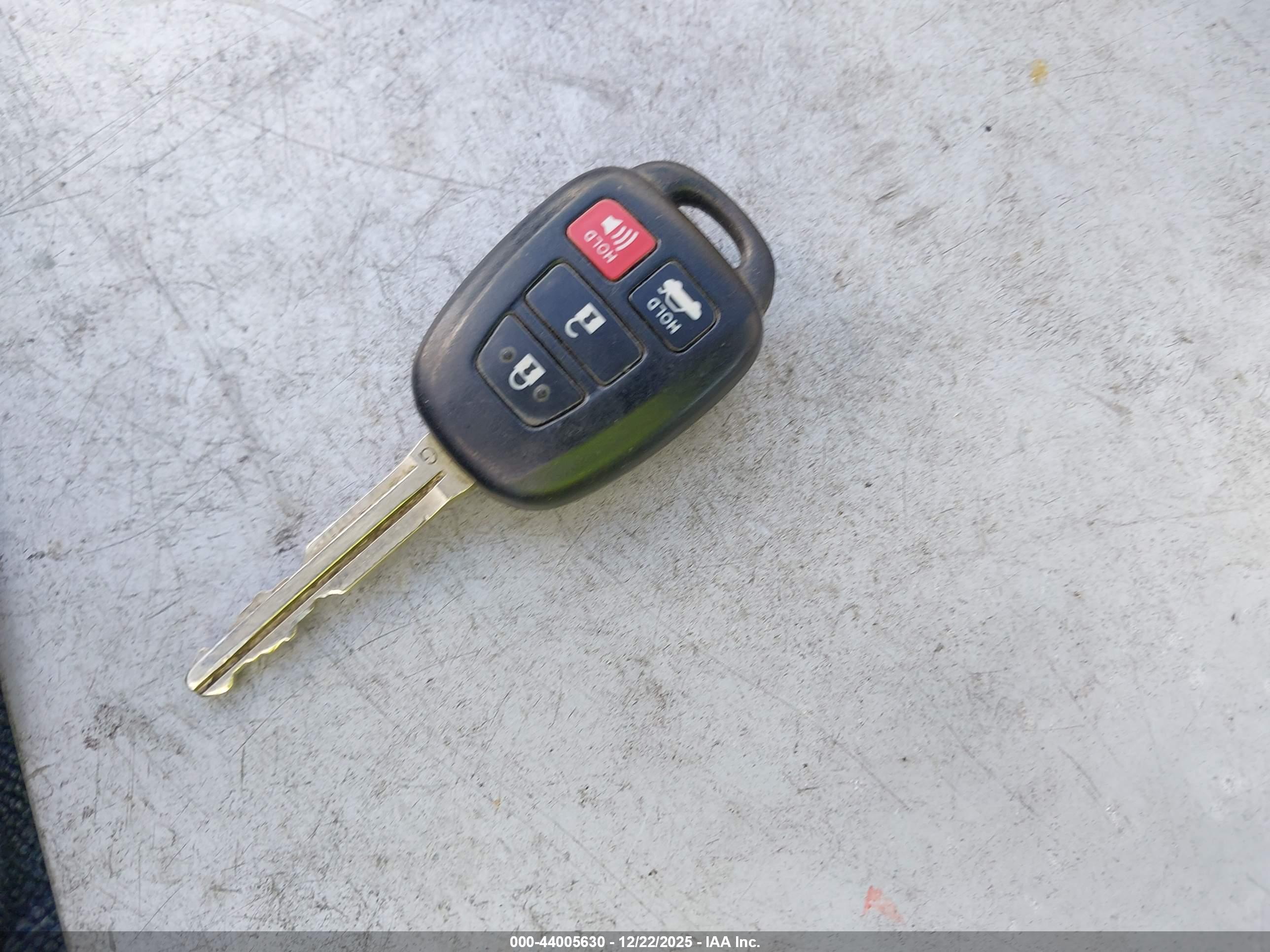 TOYOTA CAMRY image 11
