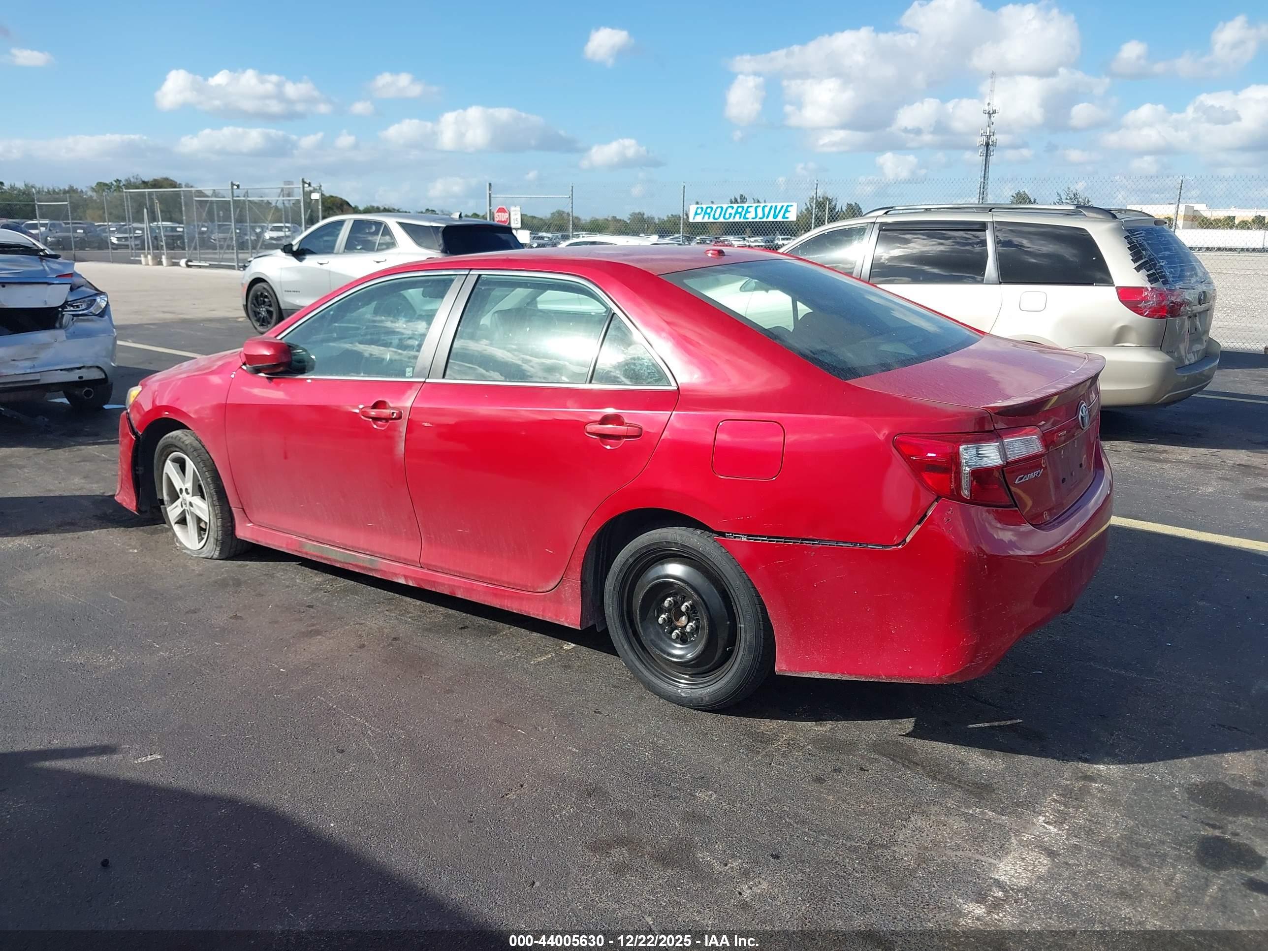 TOYOTA CAMRY image 3
