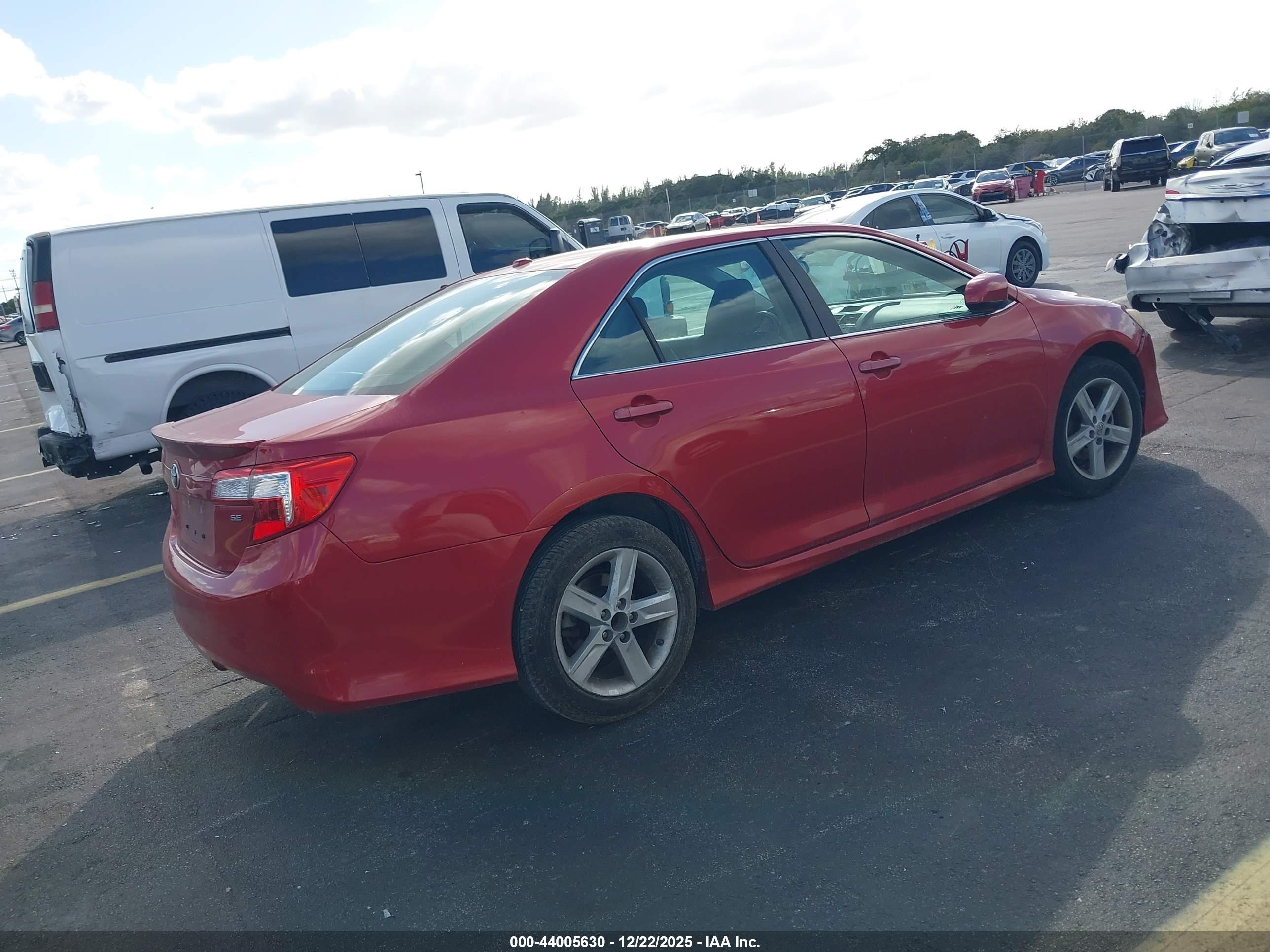 TOYOTA CAMRY image 4