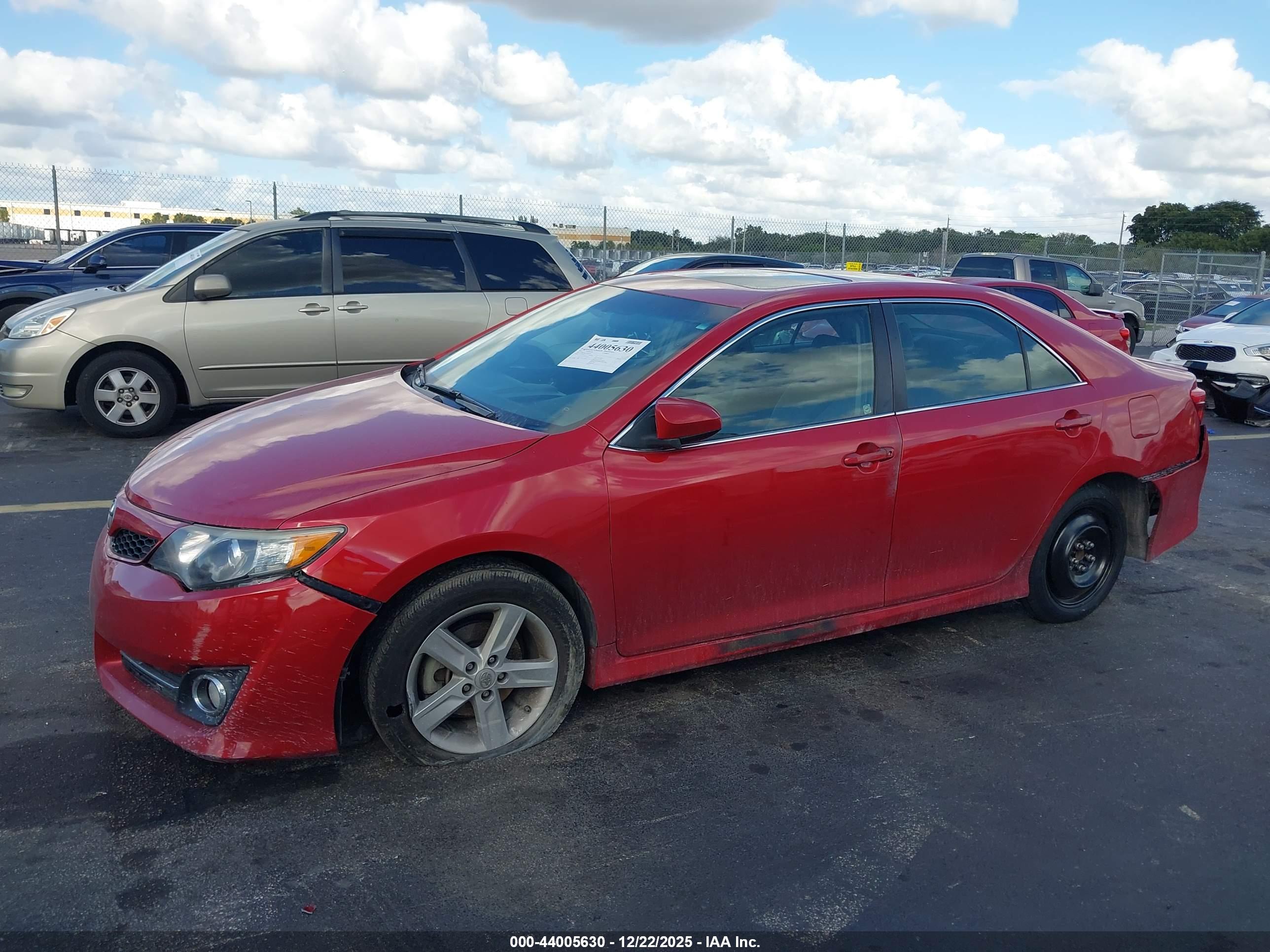 TOYOTA CAMRY image 6