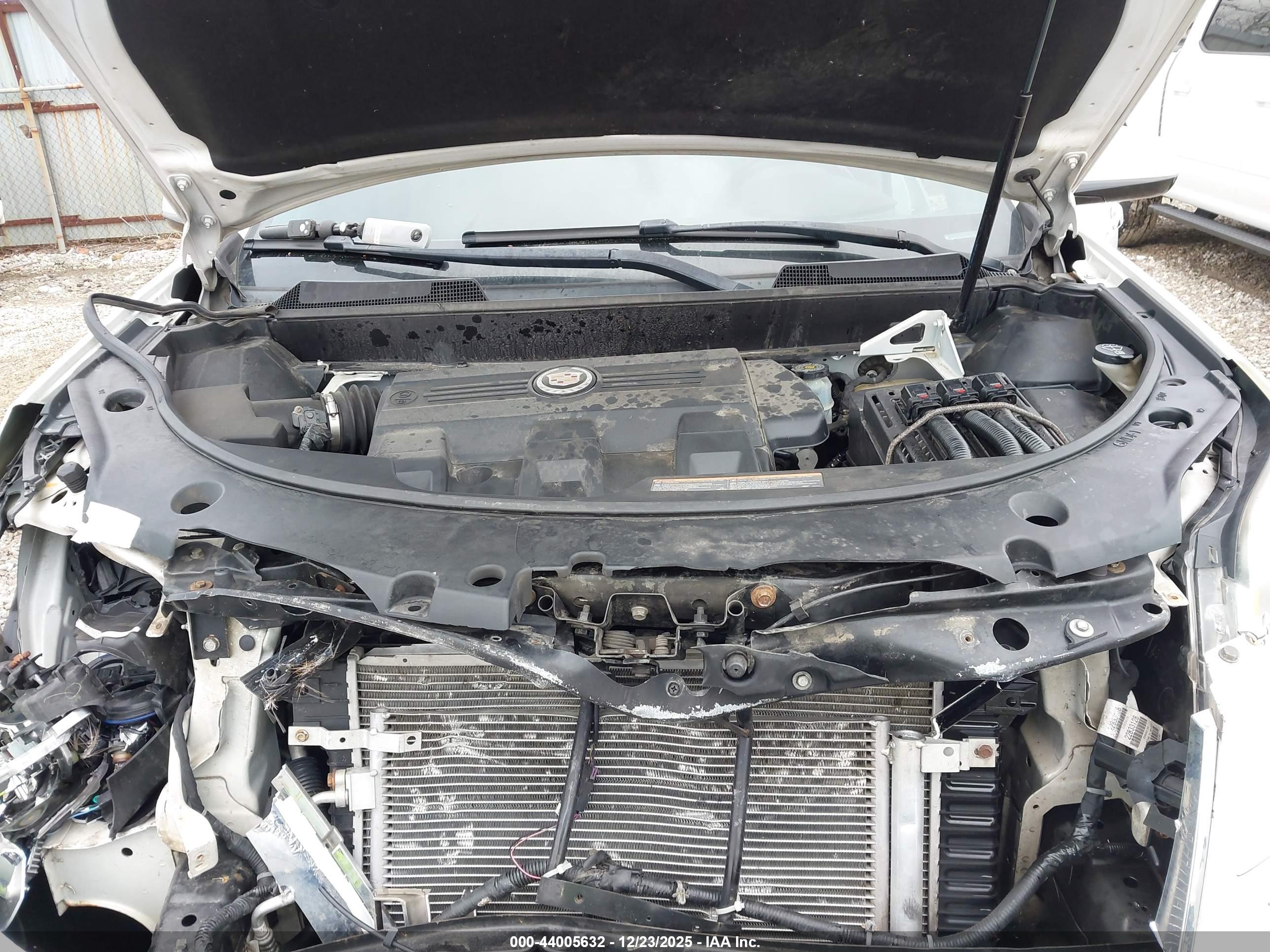 CADILLAC SRX image 10