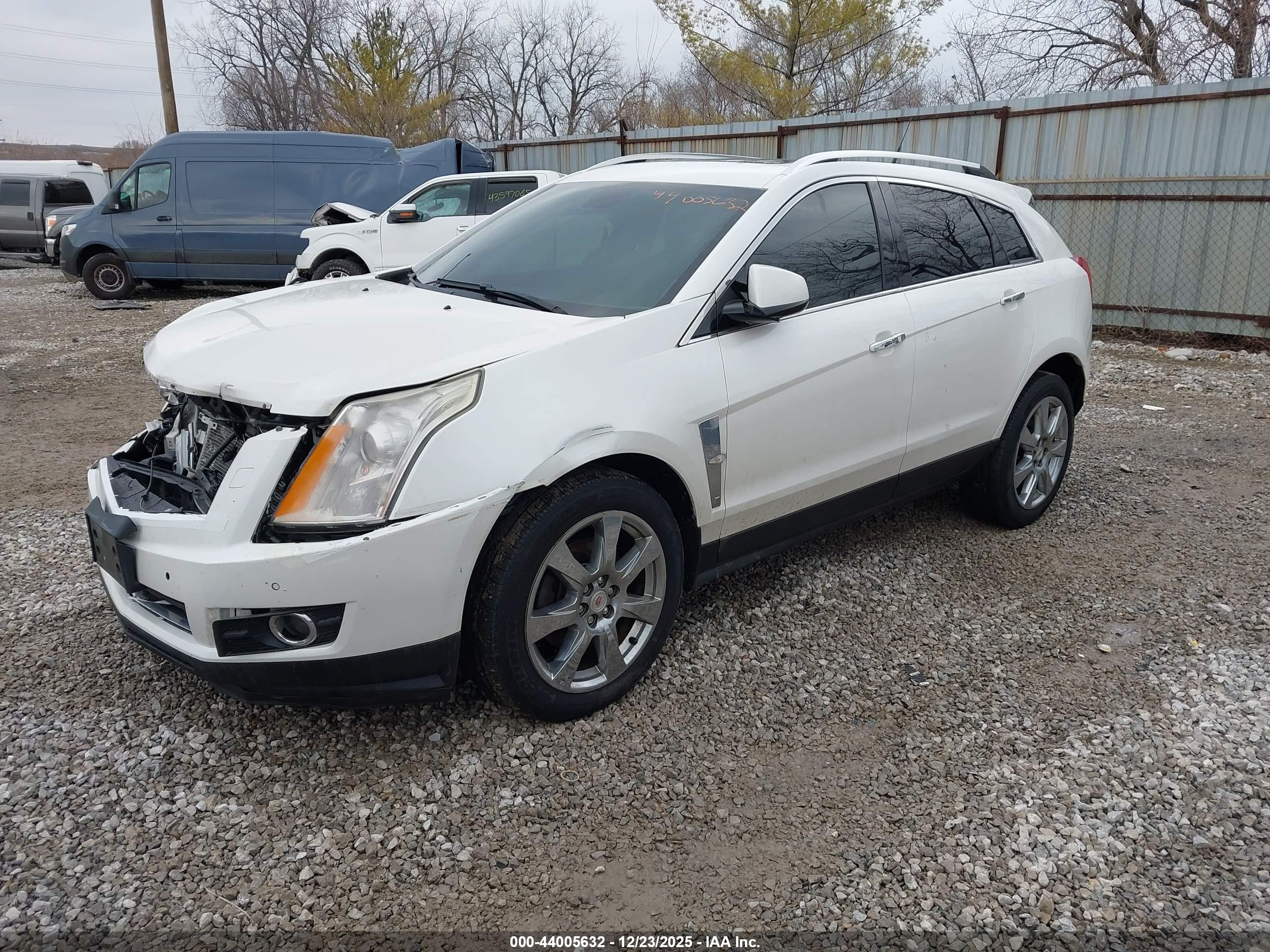 CADILLAC SRX image 2