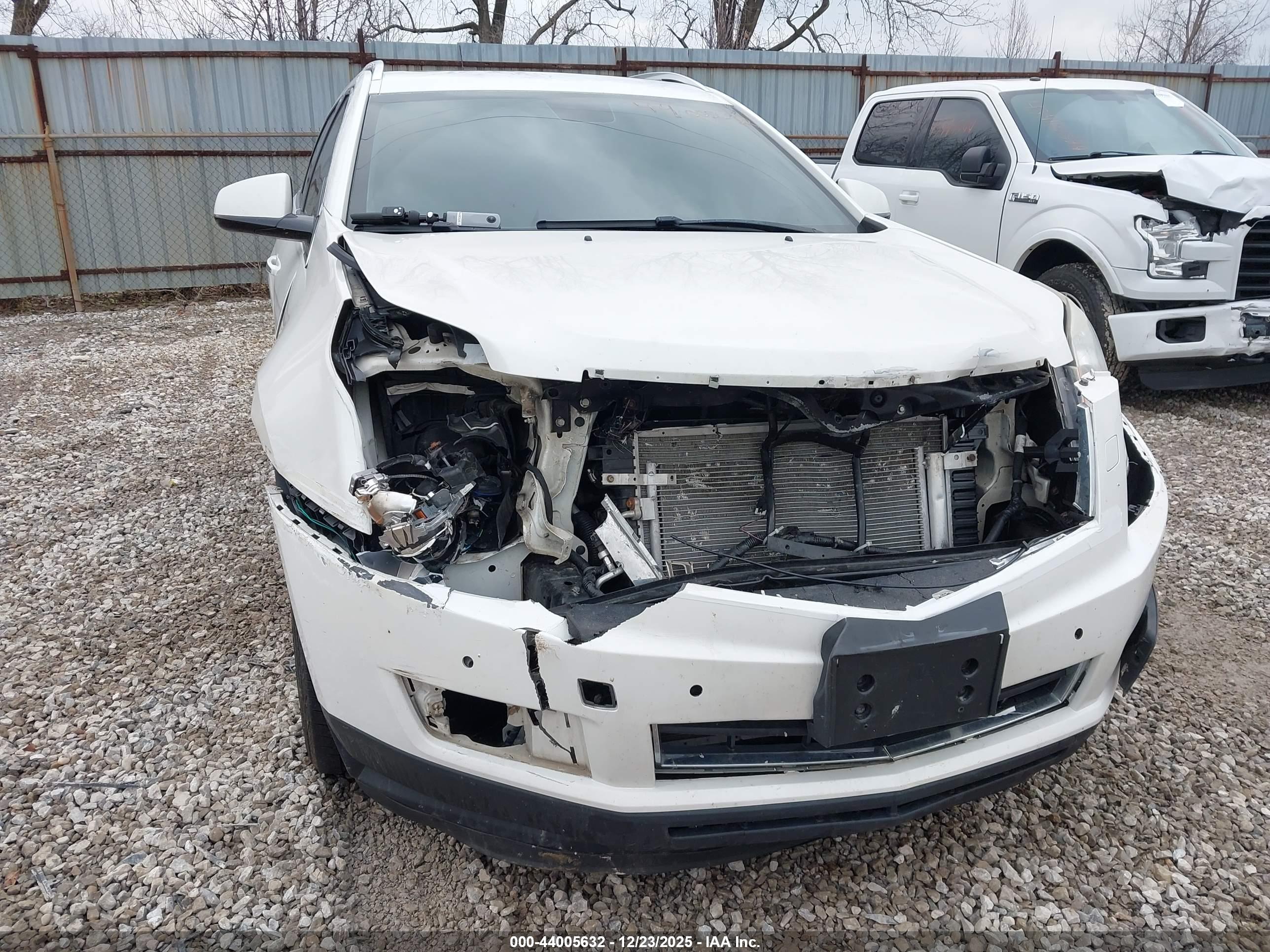 CADILLAC SRX image 6
