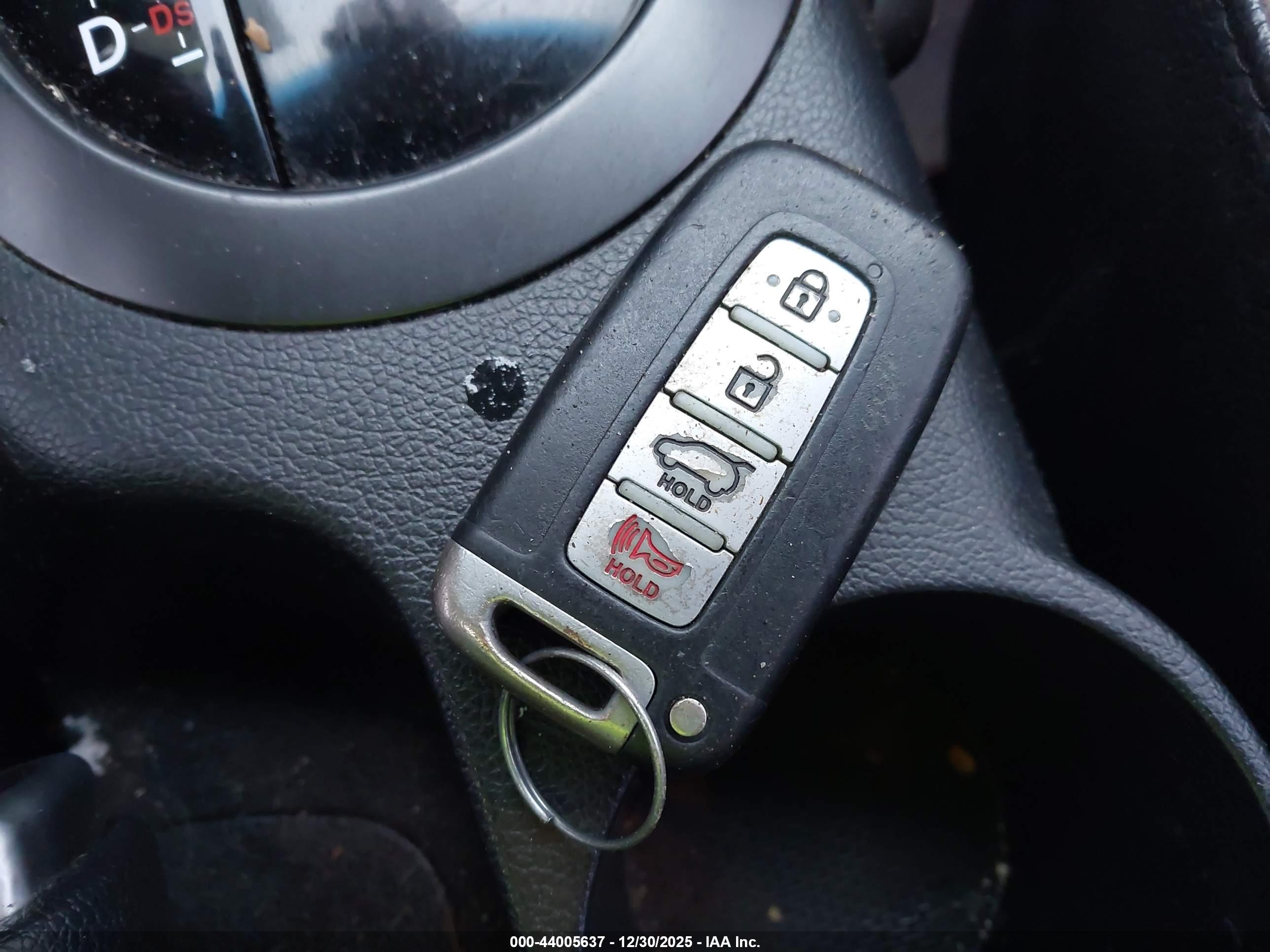 HYUNDAI VELOSTER image 11