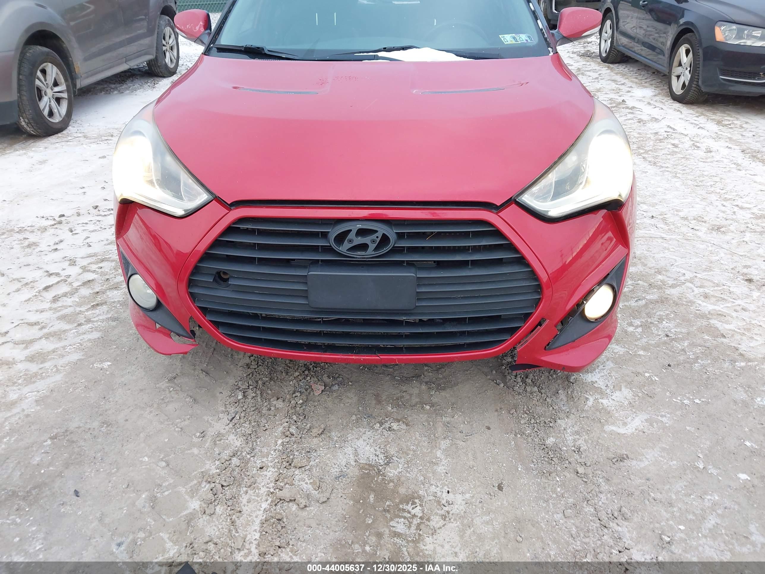 HYUNDAI VELOSTER image 6