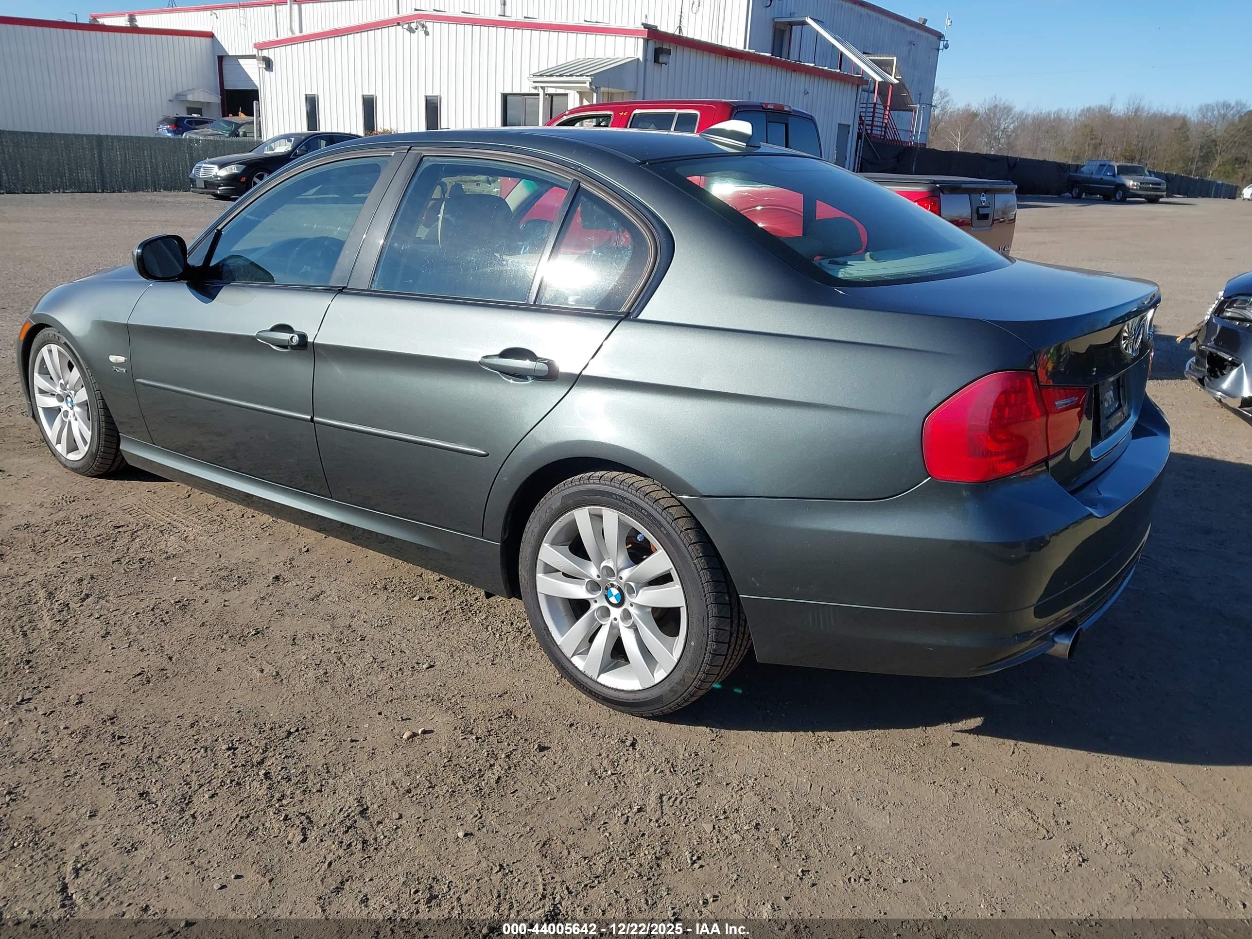 BMW 335I image 3
