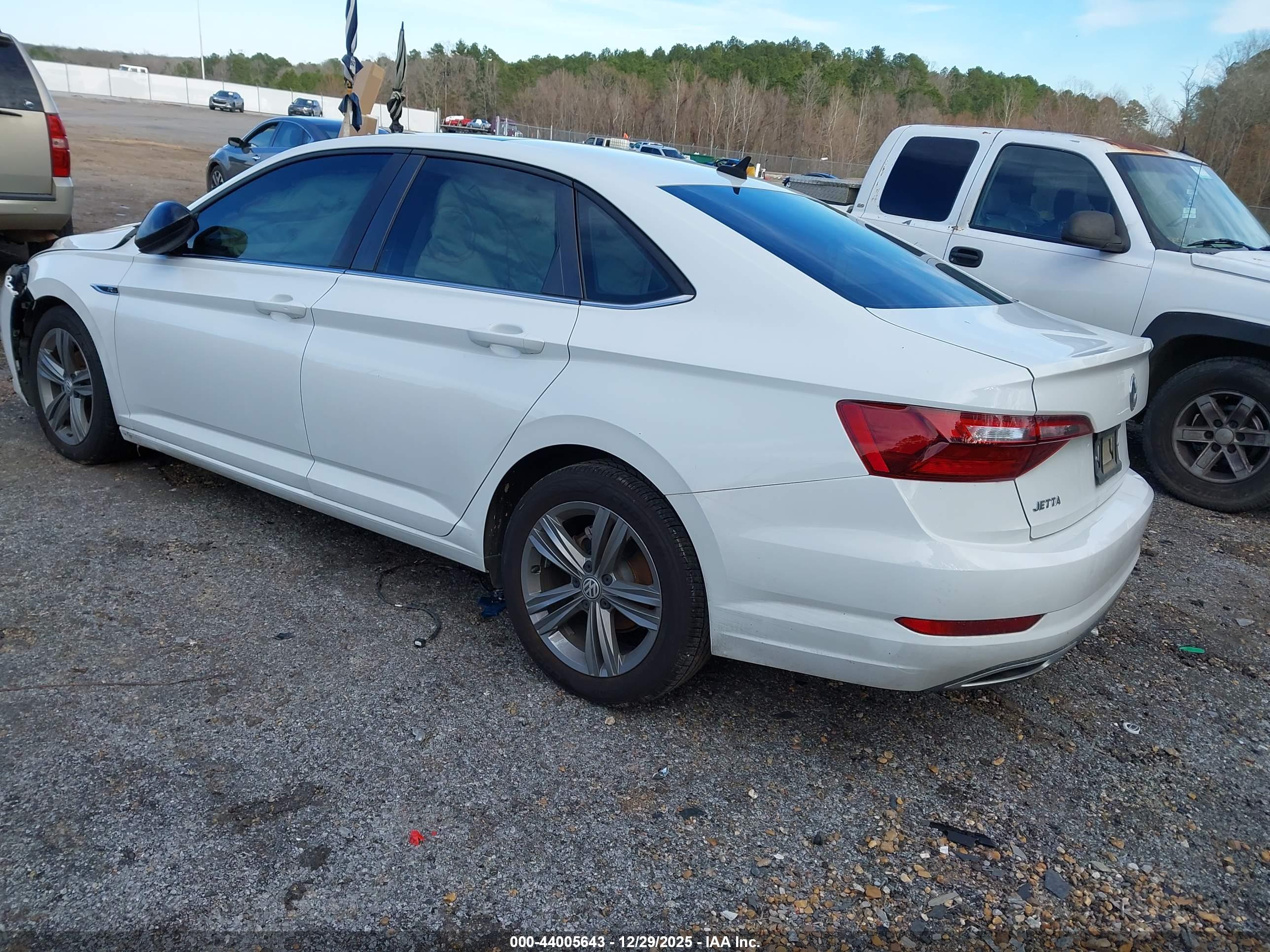 VOLKSWAGEN JETTA image 3
