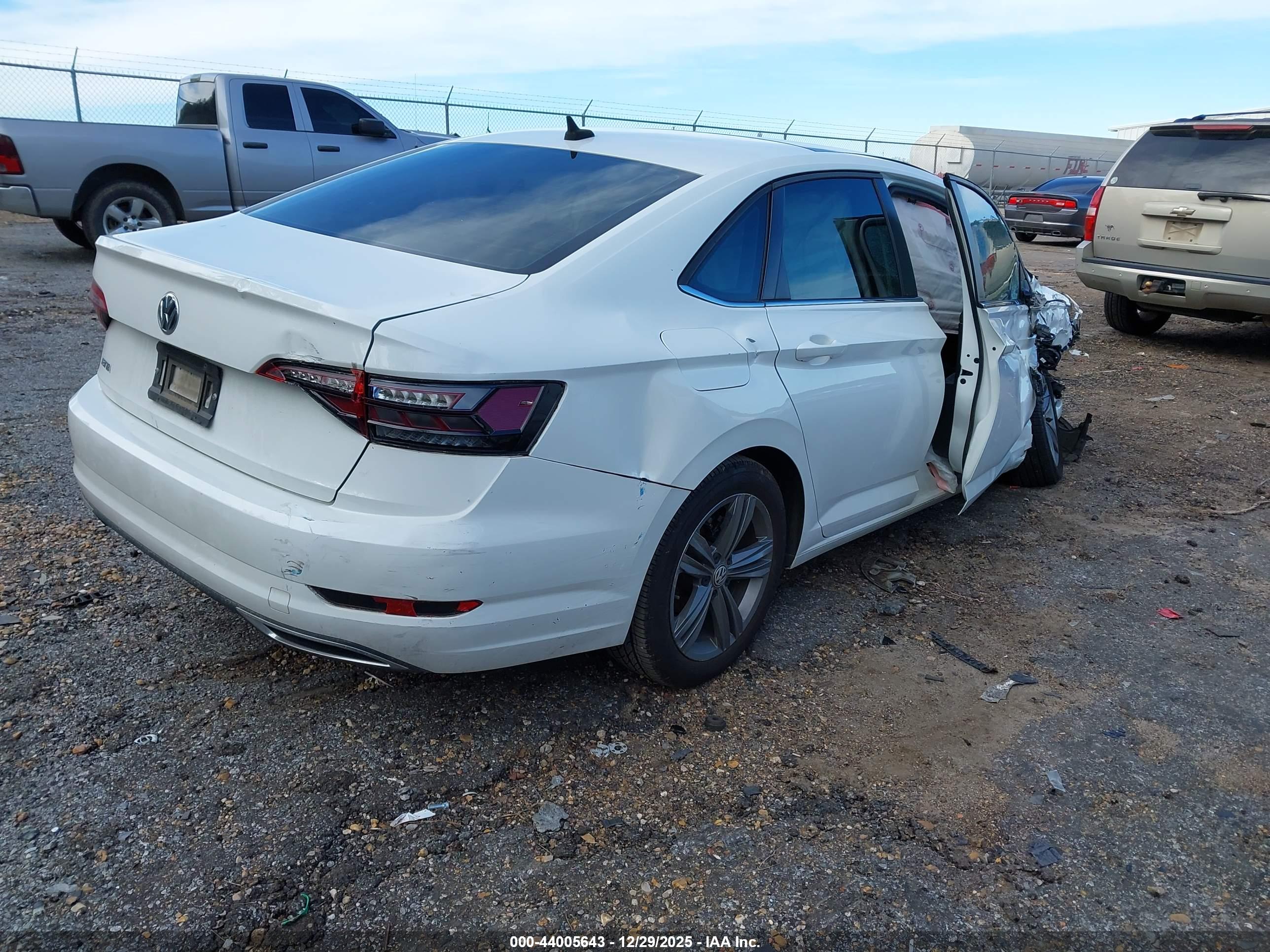 VOLKSWAGEN JETTA image 4