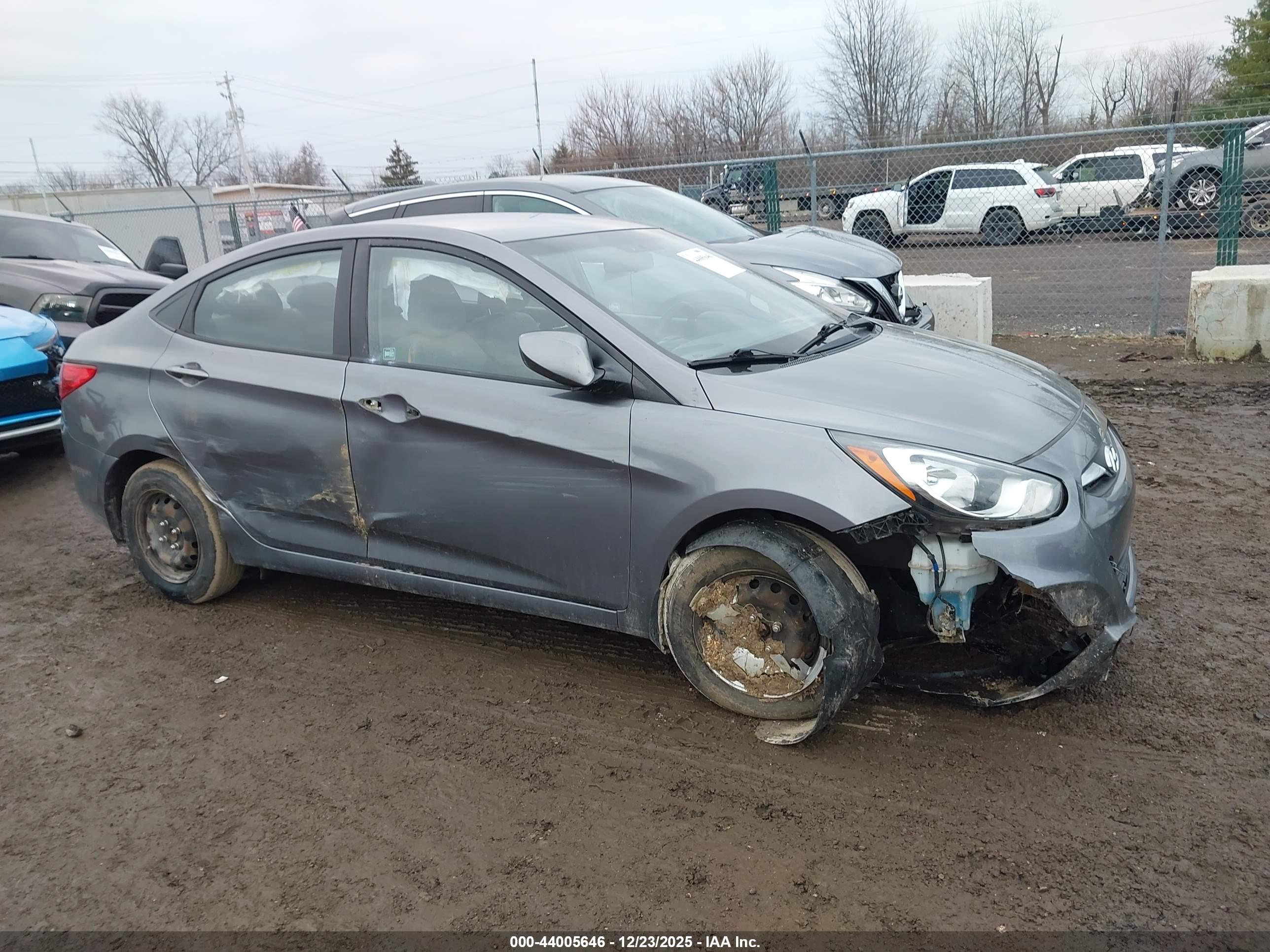 HYUNDAI ACCENT image 6