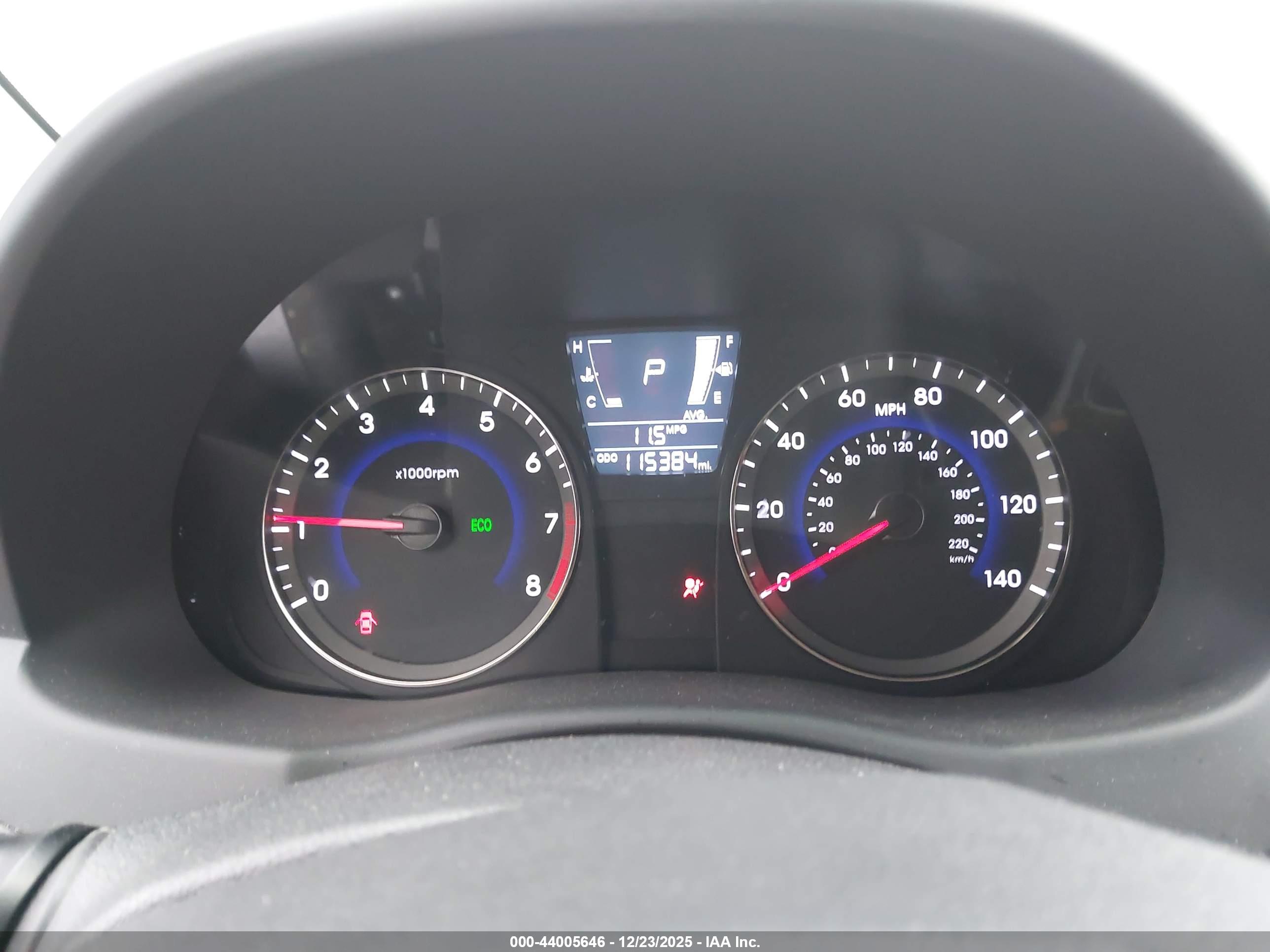 HYUNDAI ACCENT image 7