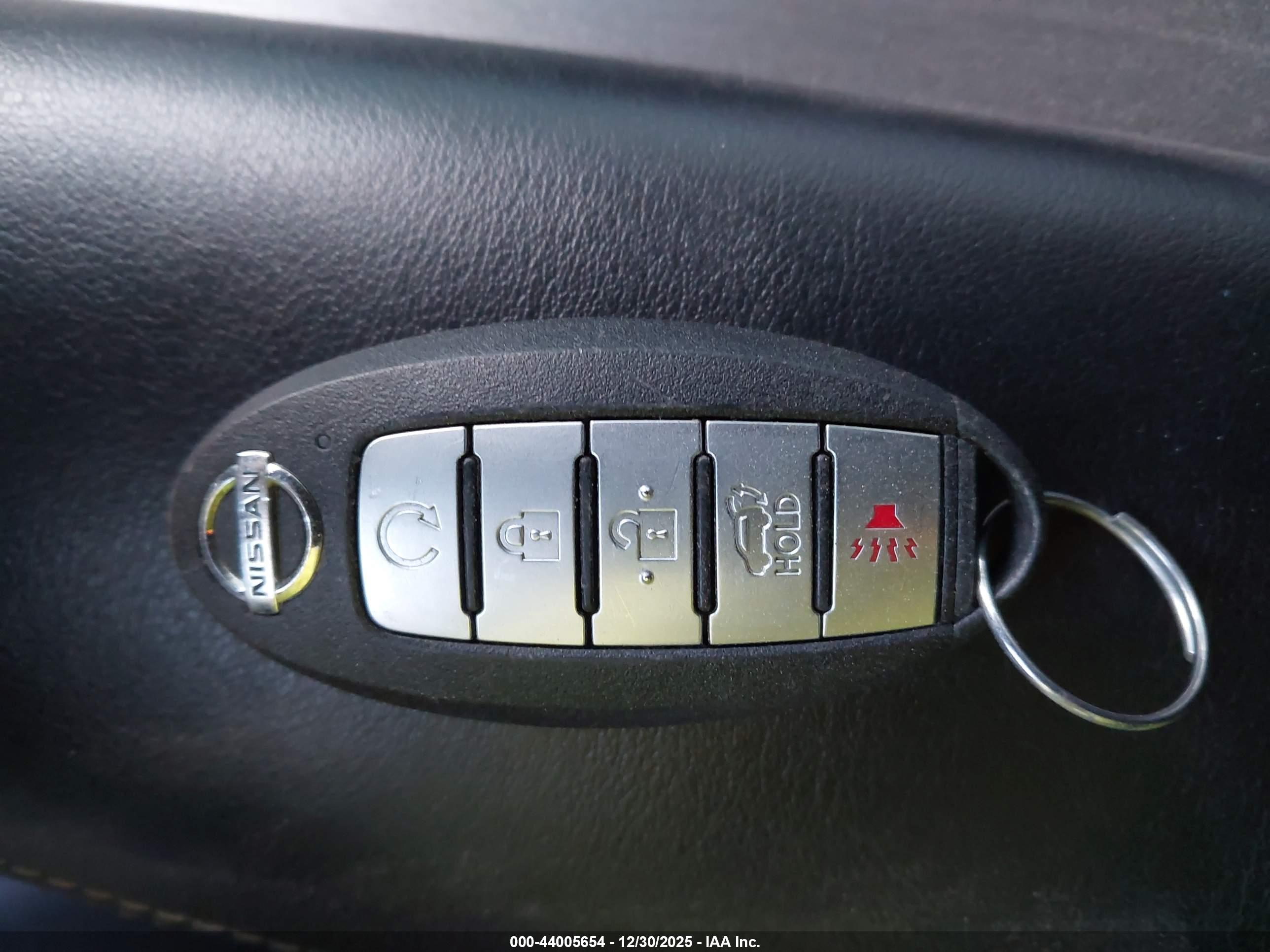 NISSAN MURANO image 11