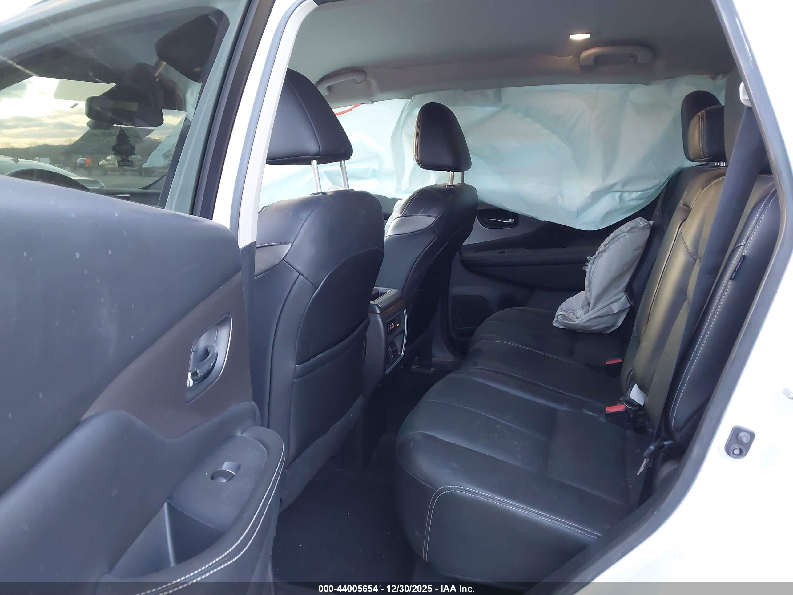 NISSAN MURANO image 8