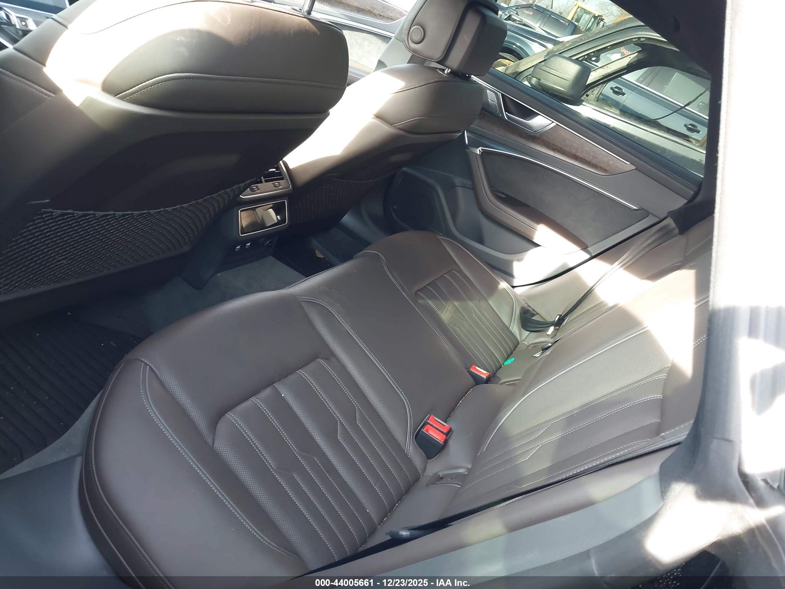 AUDI A7 image 8