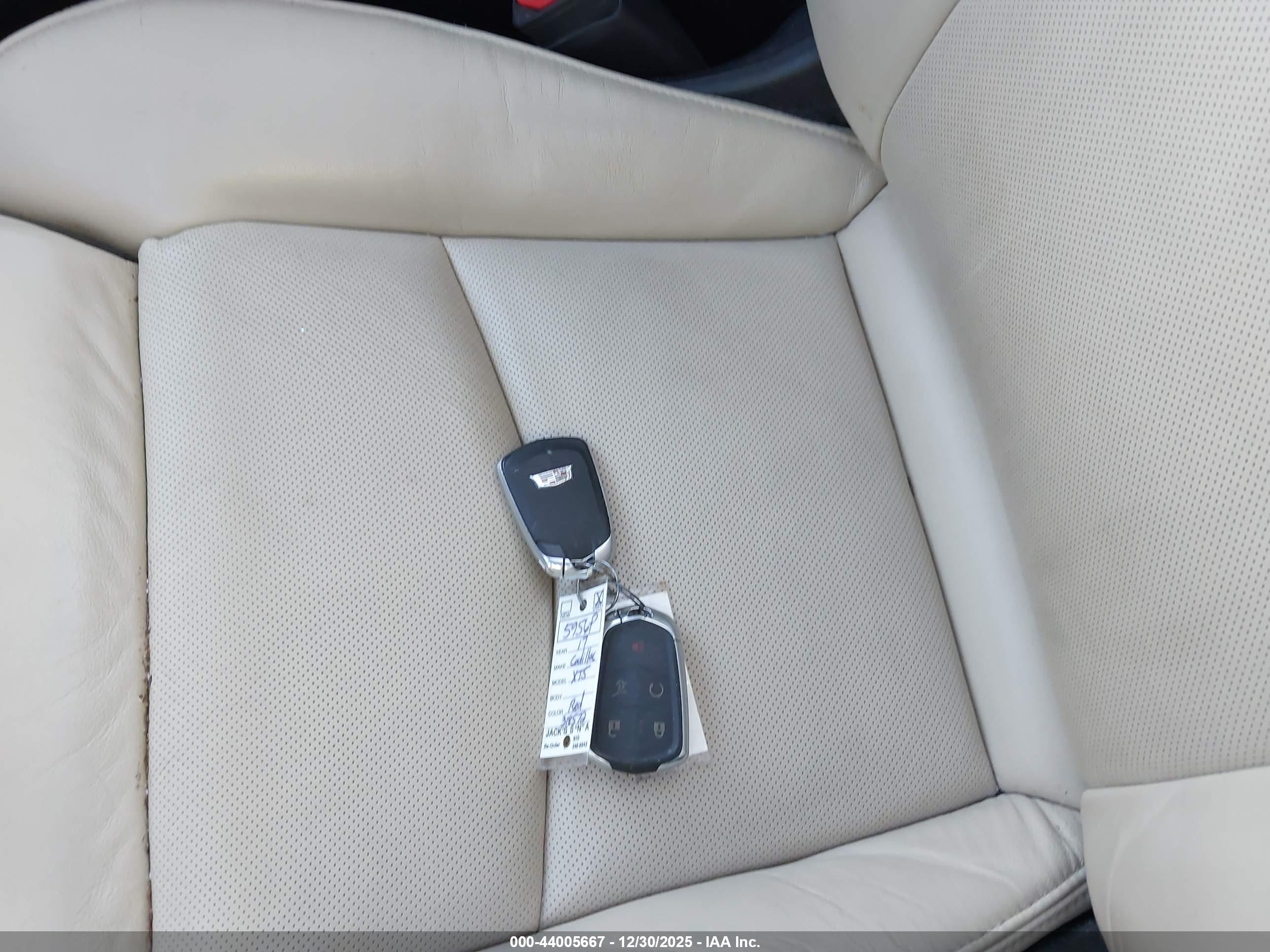 CADILLAC XT5 image 11