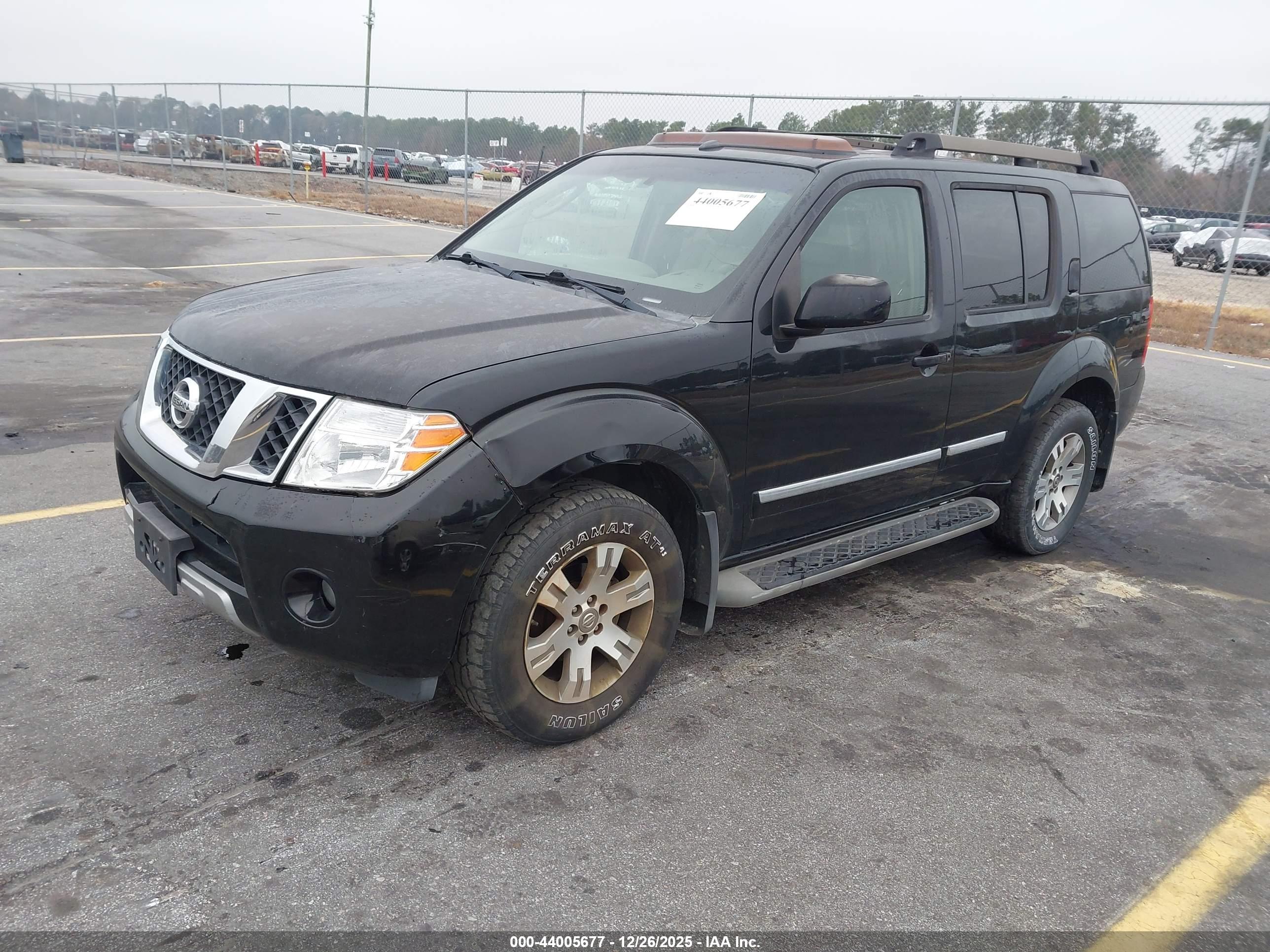 NISSAN PATHFINDER image 2