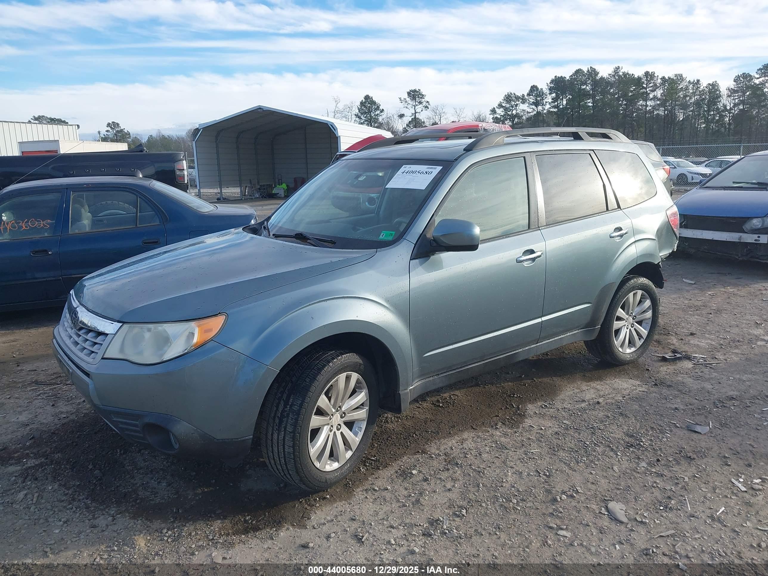 SUBARU FORESTER image 2