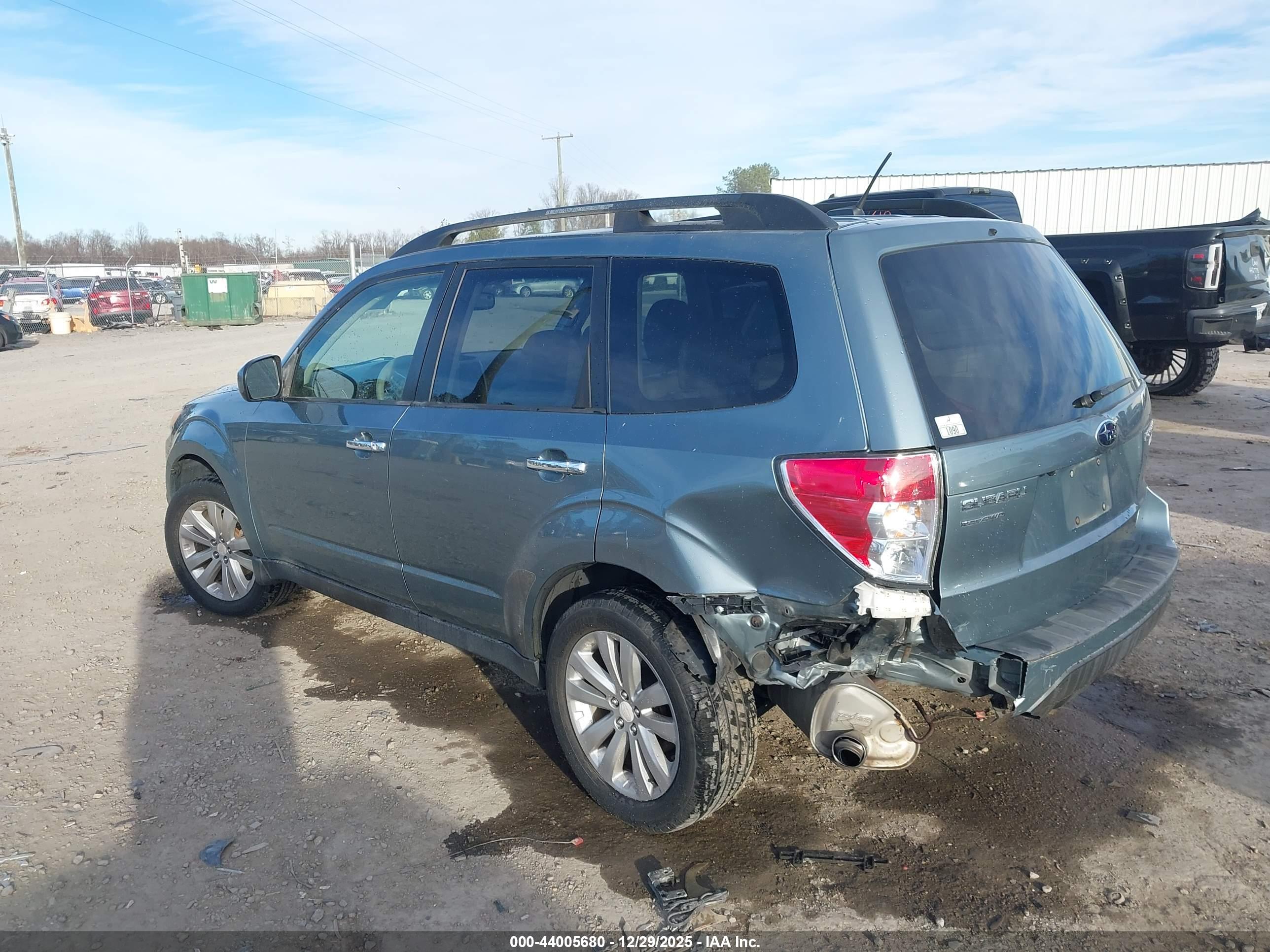 SUBARU FORESTER image 3