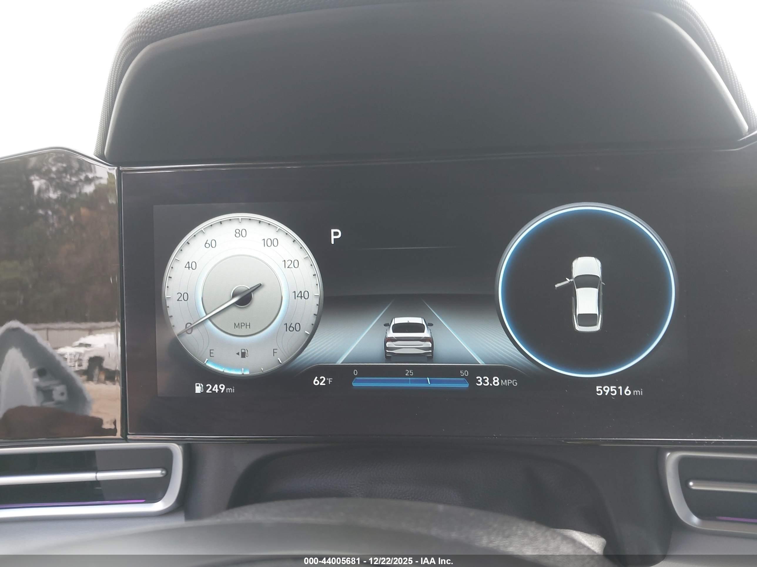 HYUNDAI ELANTRA image 7
