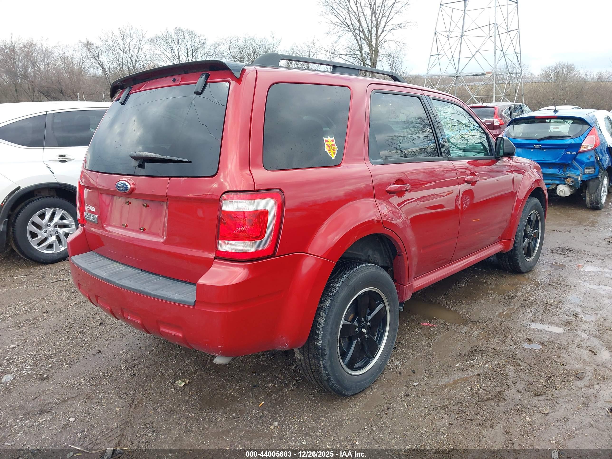 FORD ESCAPE image 4