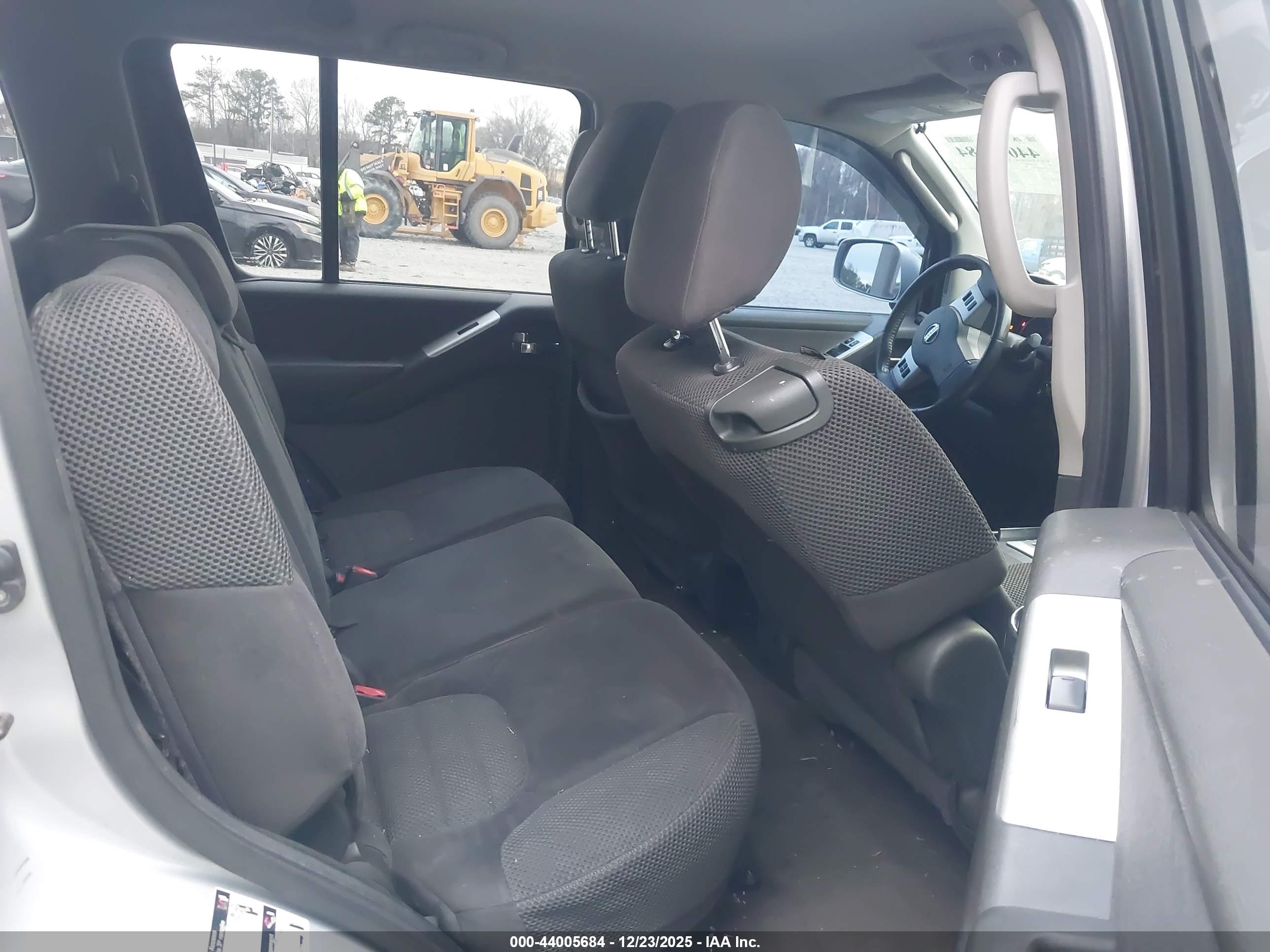 NISSAN PATHFINDER image 8