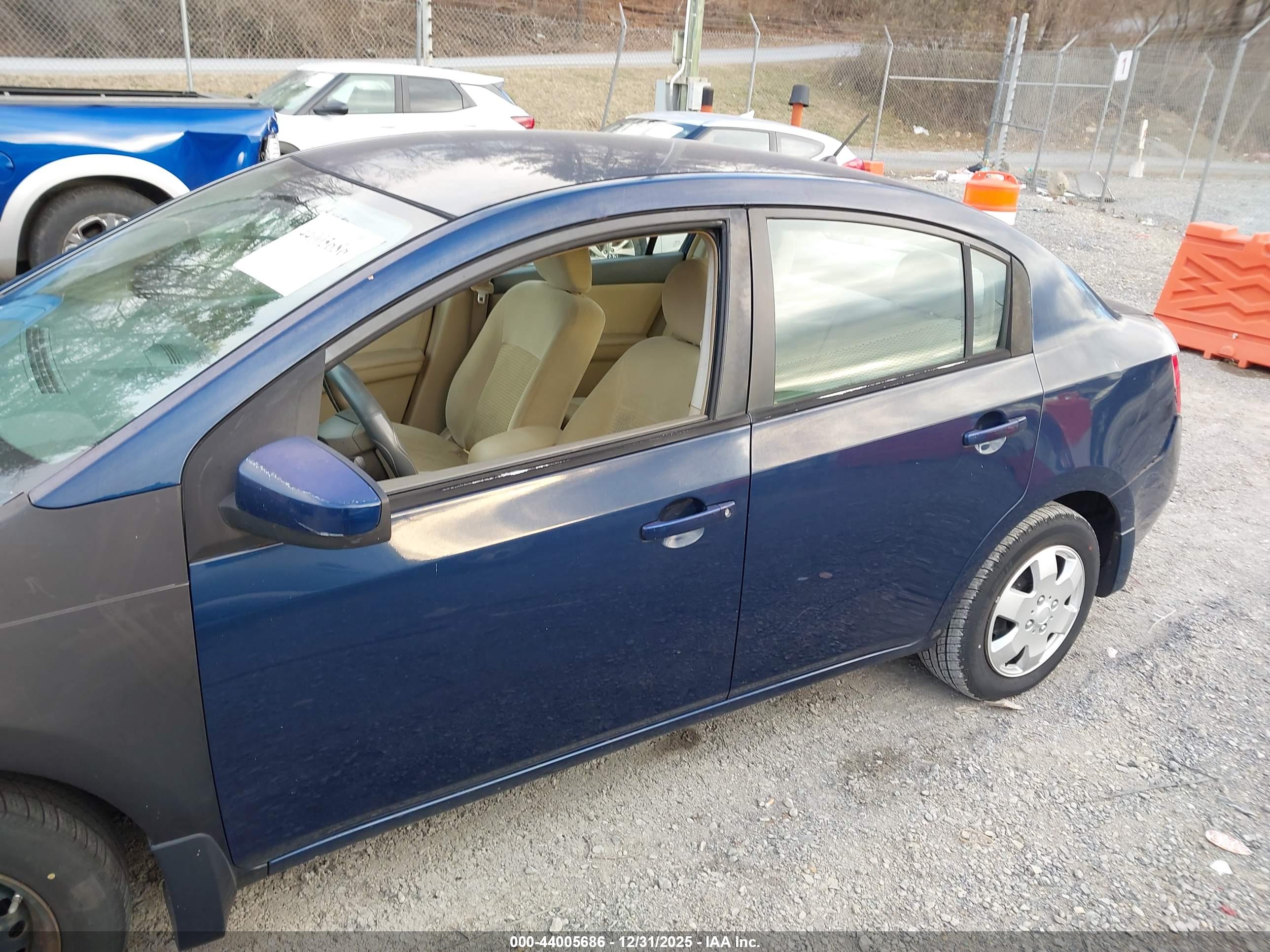 NISSAN SENTRA image 6