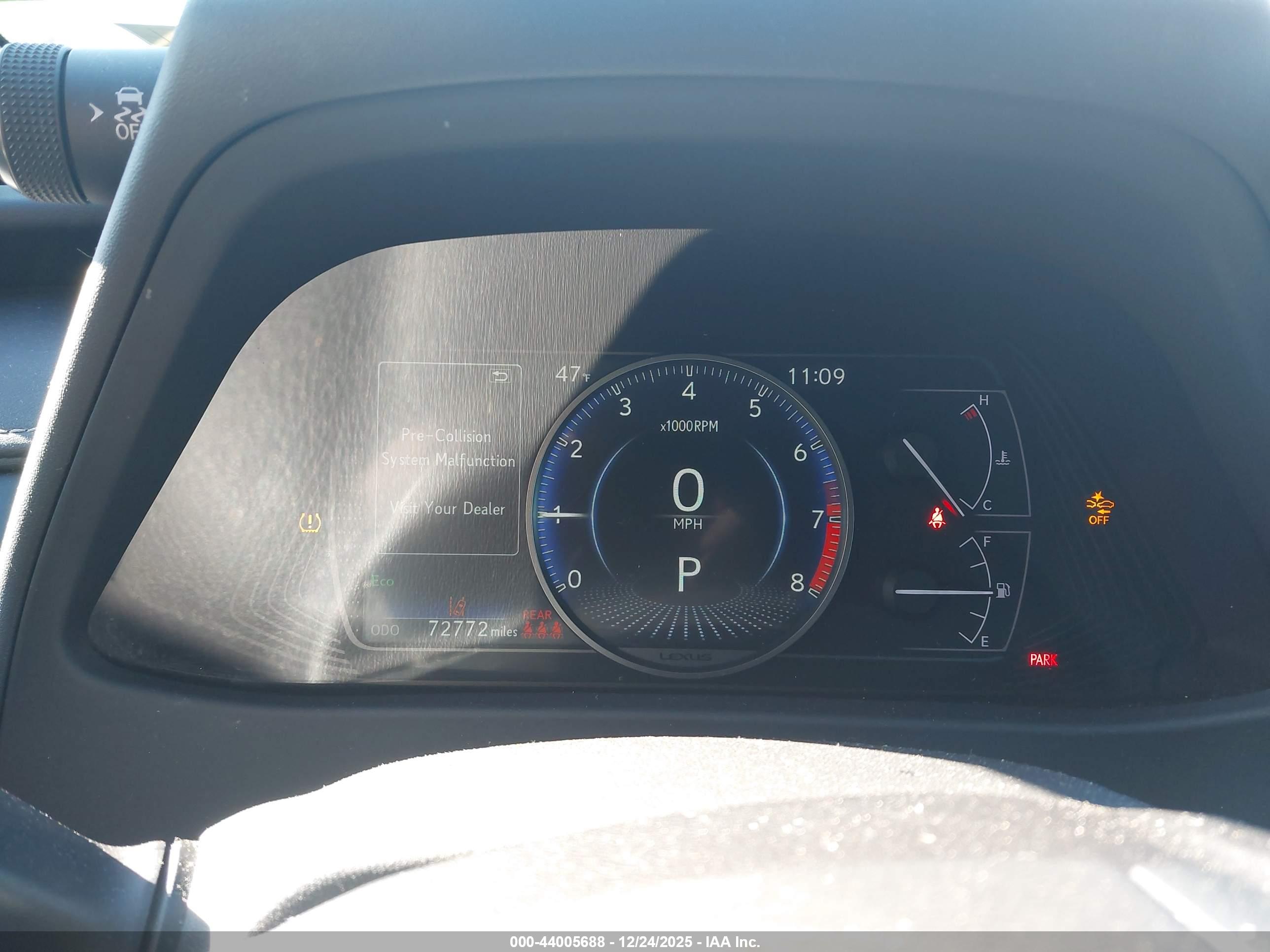 LEXUS UX image 7