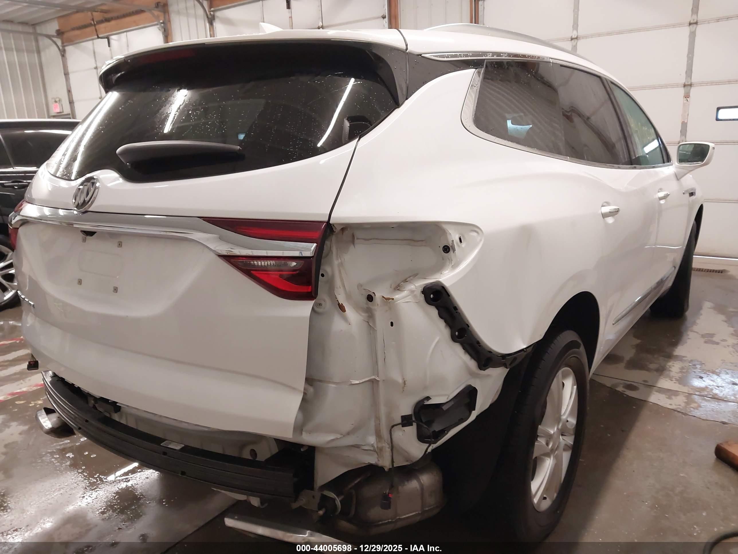 BUICK ENCLAVE image 4