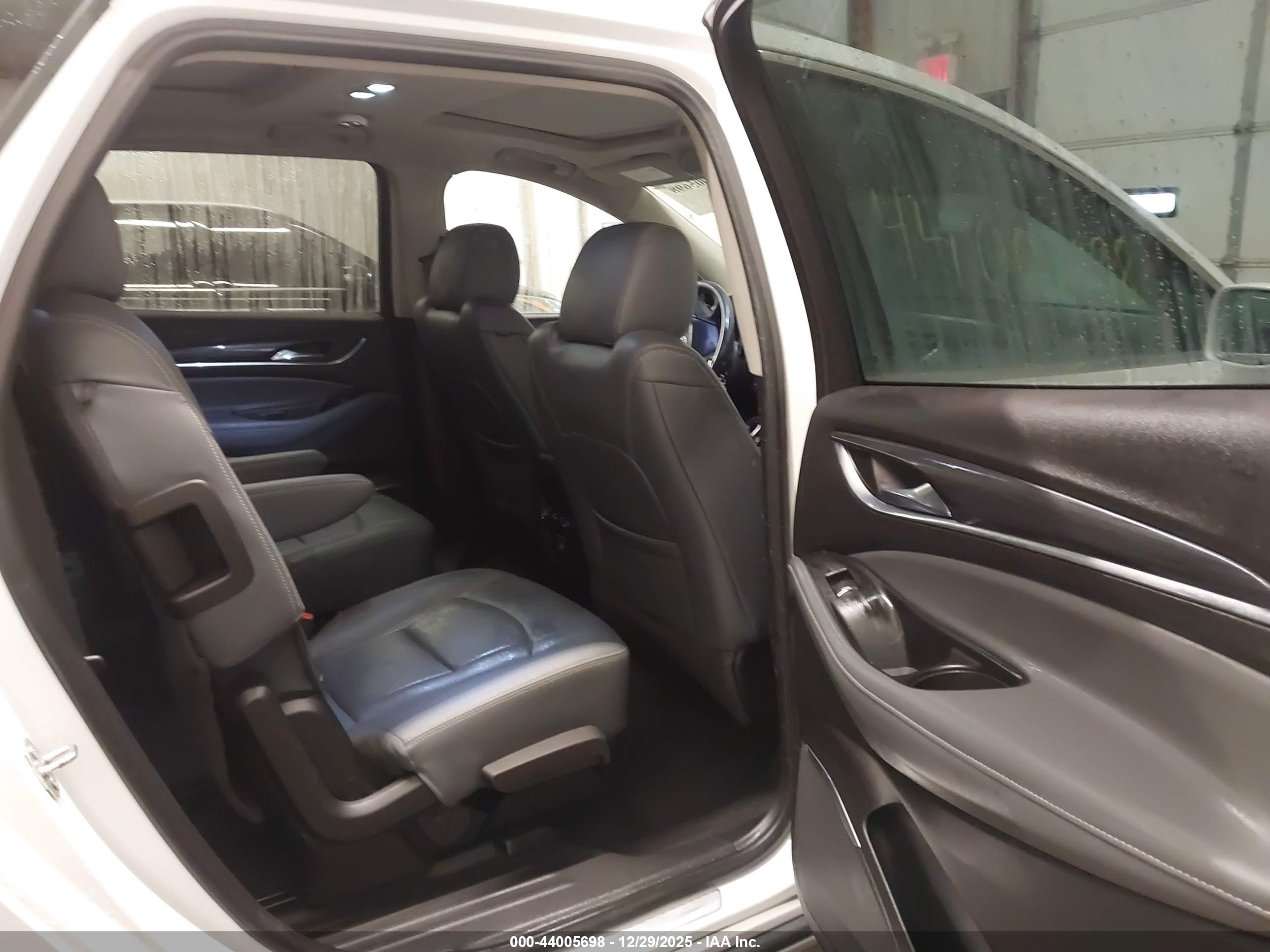 BUICK ENCLAVE image 8
