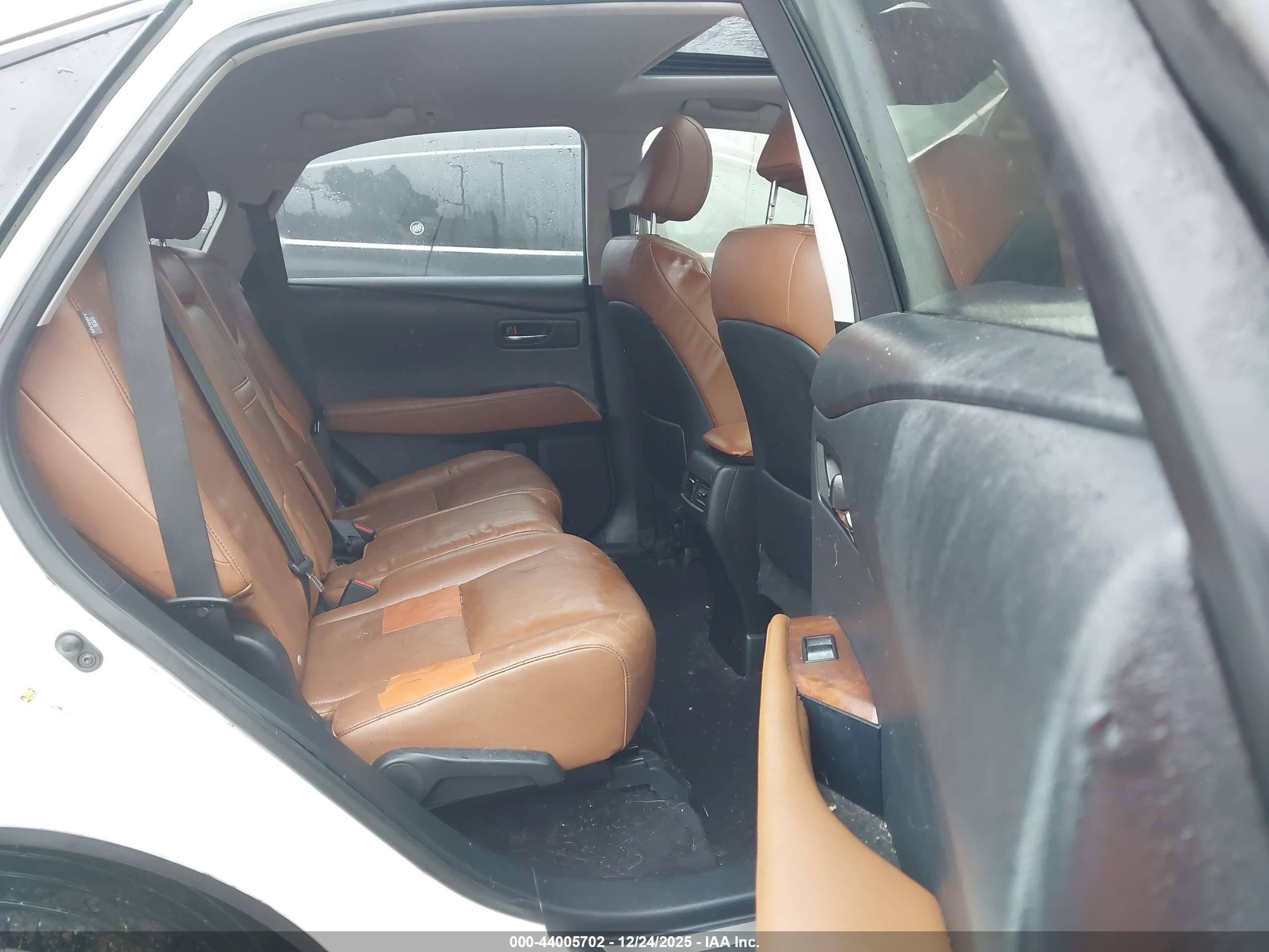 LEXUS RX image 8
