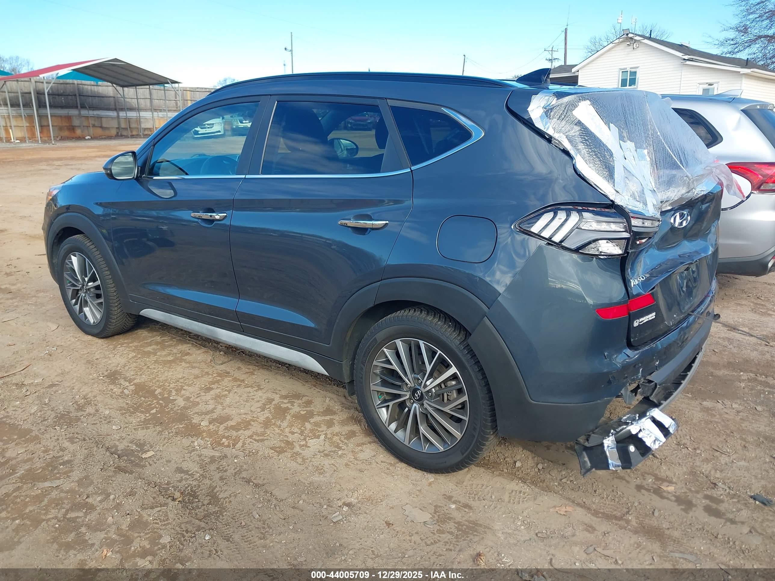 HYUNDAI TUCSON image 3