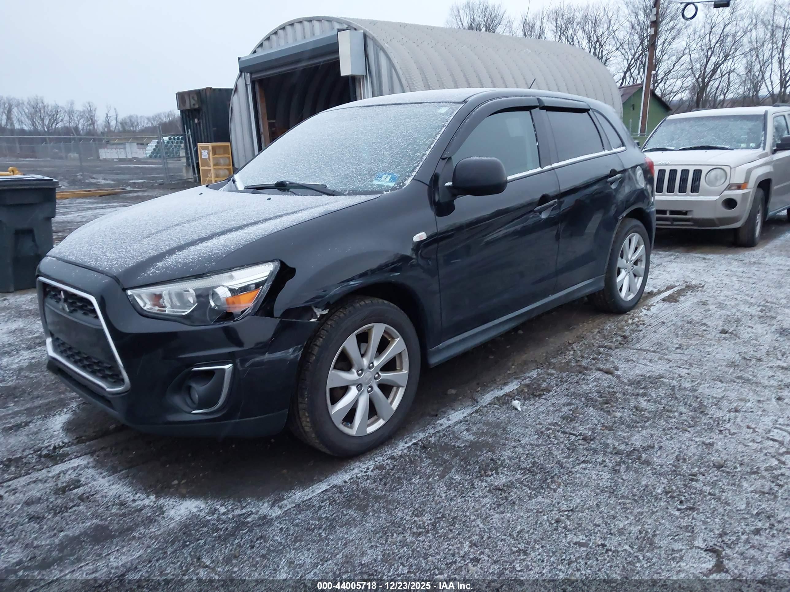 MITSUBISHI OUTLANDER image 2