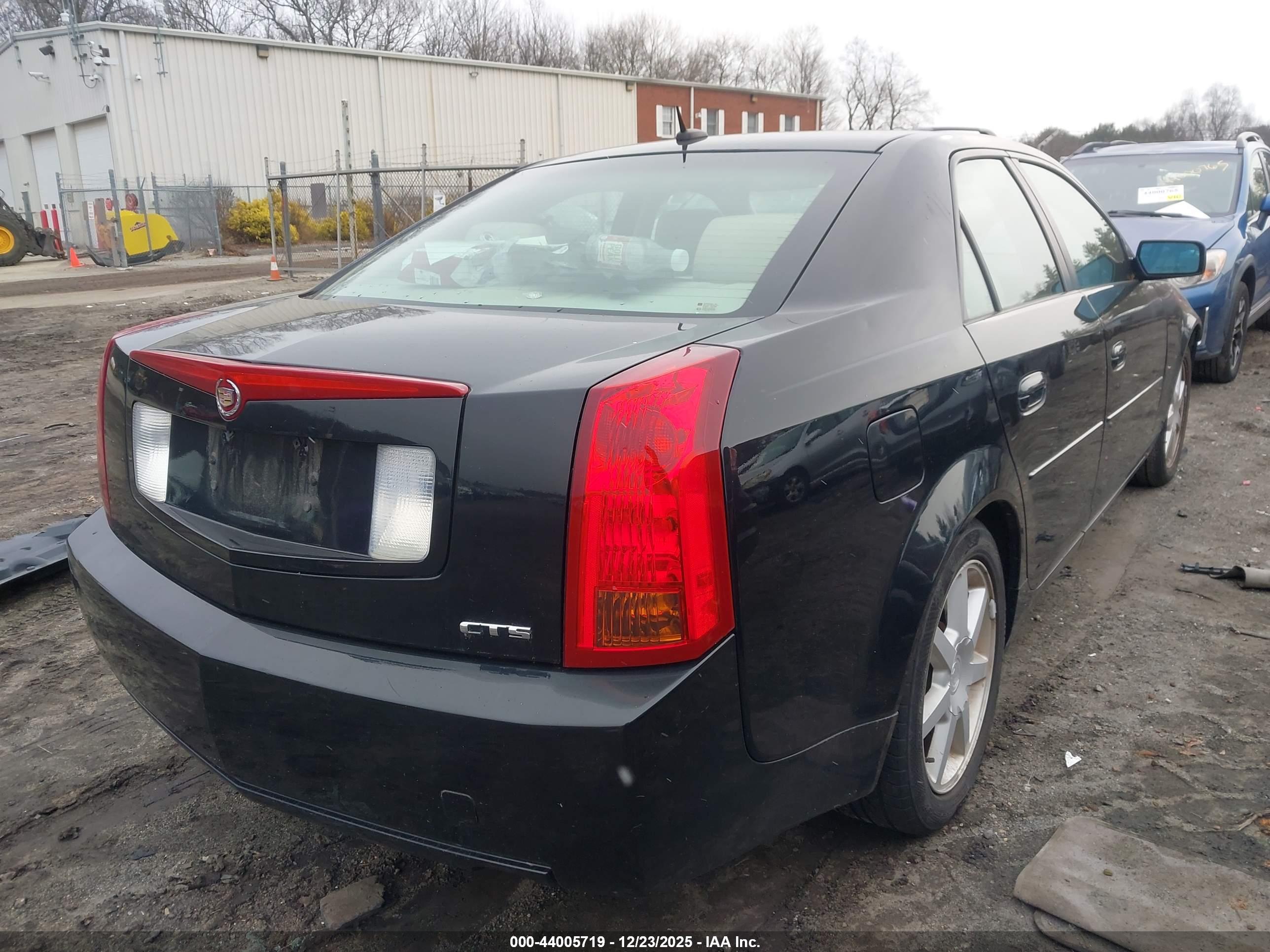CADILLAC CTS image 4
