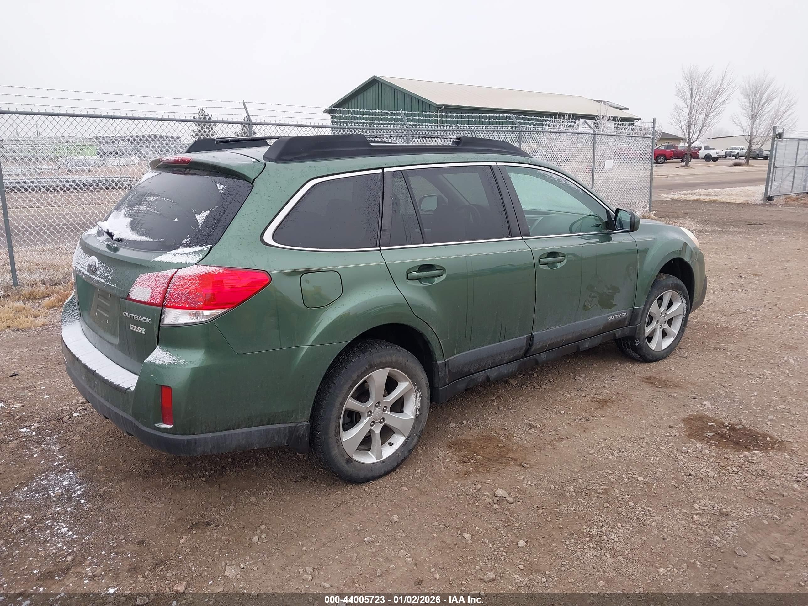 SUBARU OUTBACK image 4