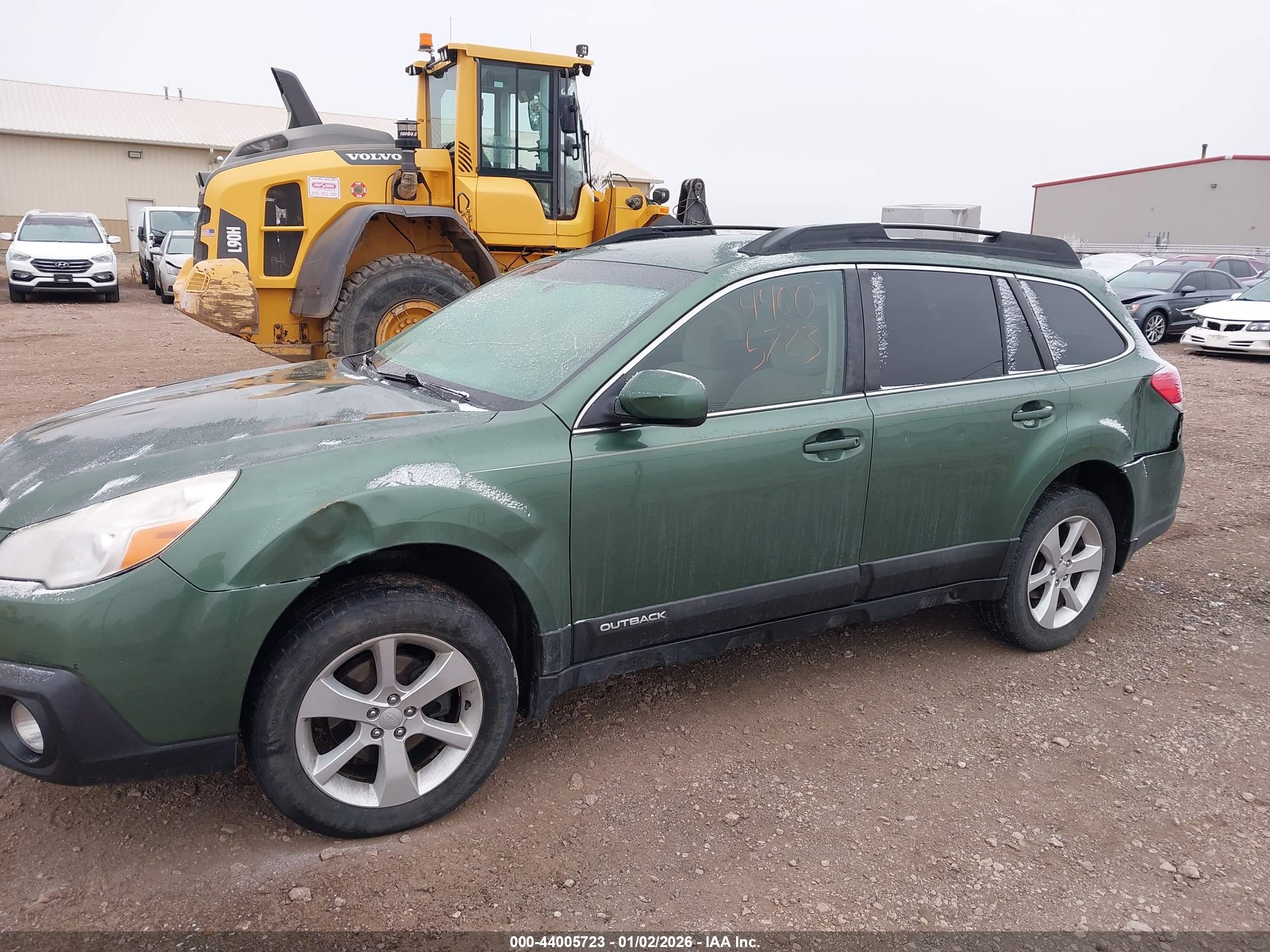 SUBARU OUTBACK image 6