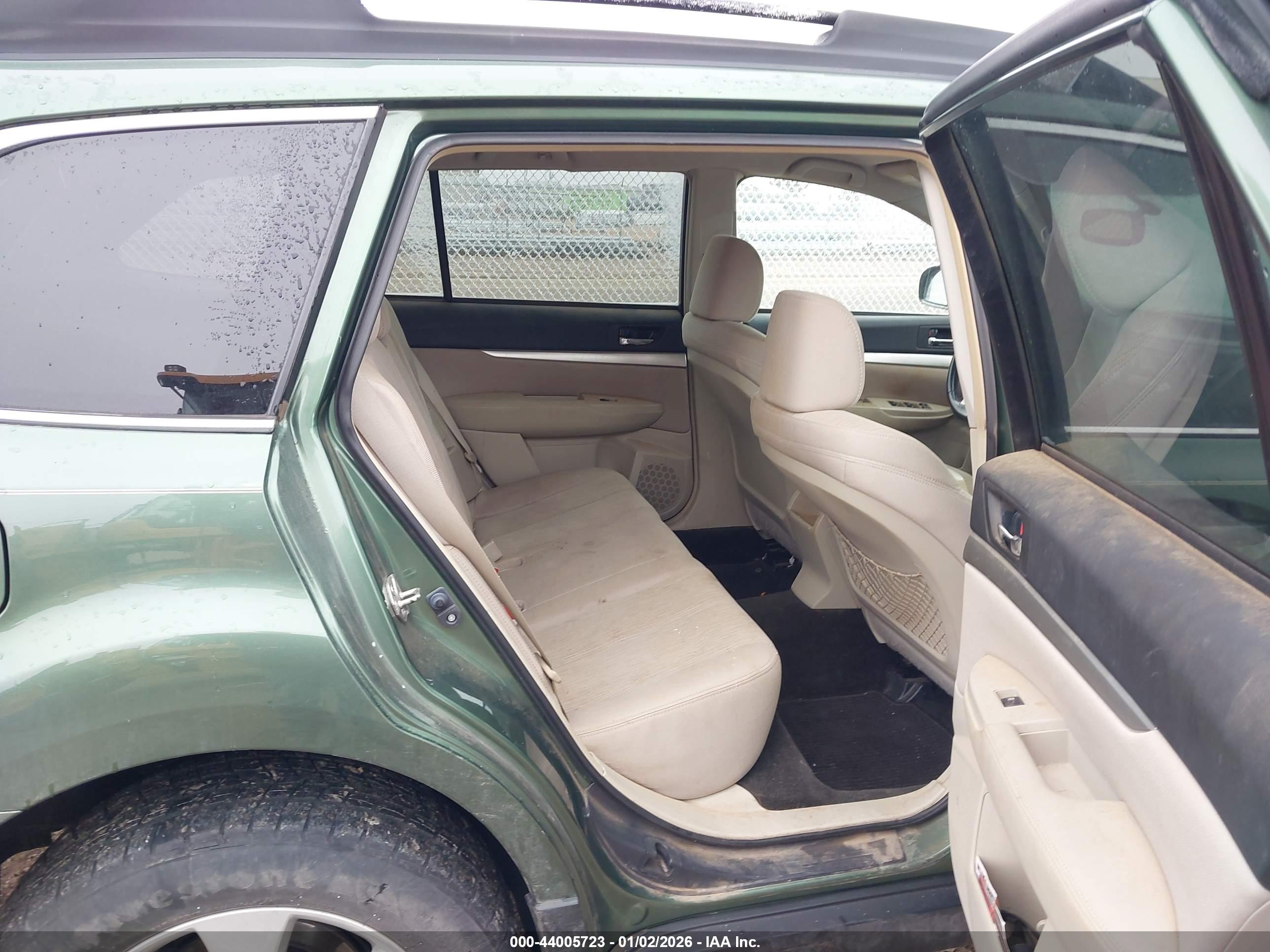 SUBARU OUTBACK image 8
