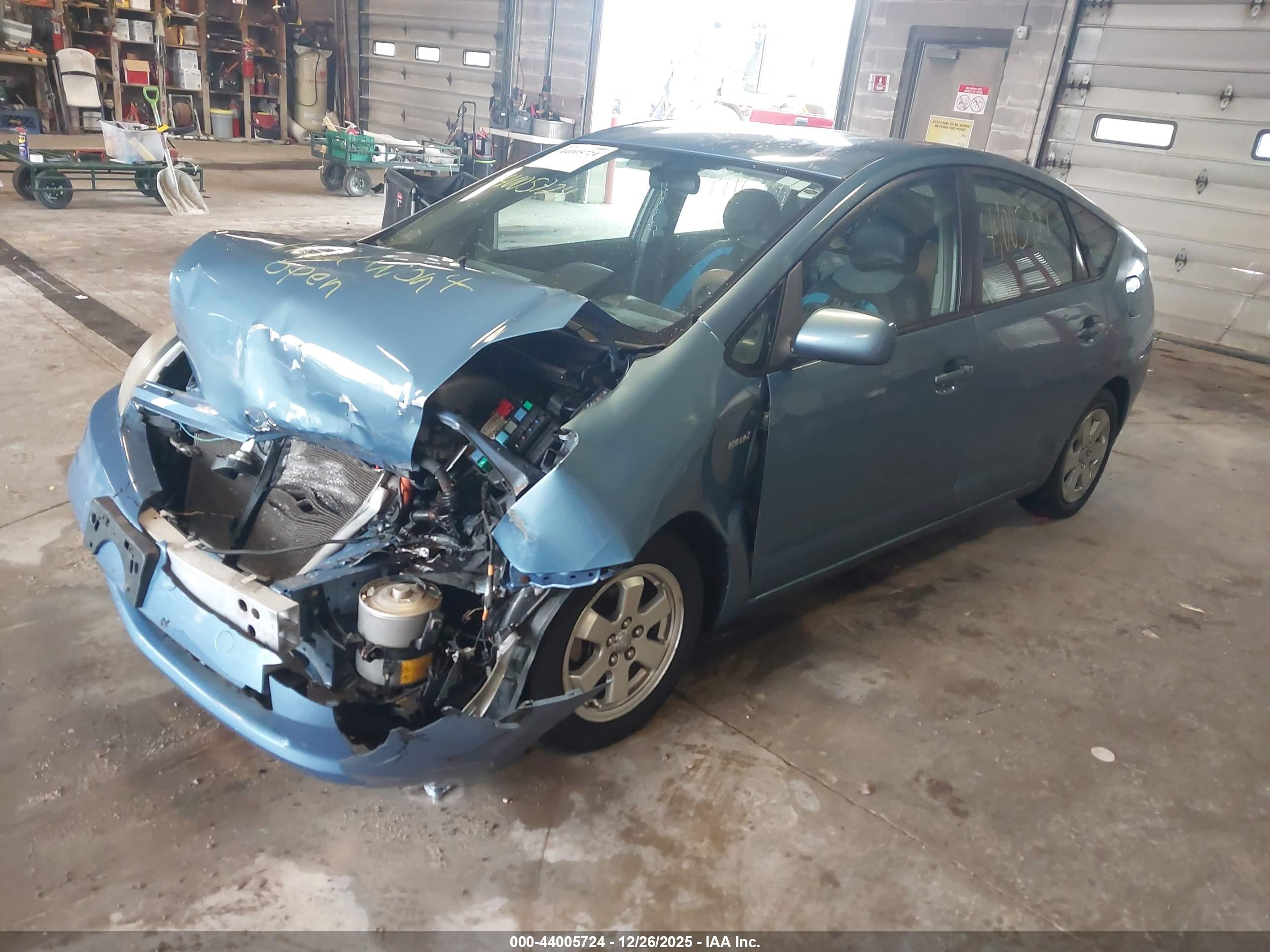 TOYOTA PRIUS image 2