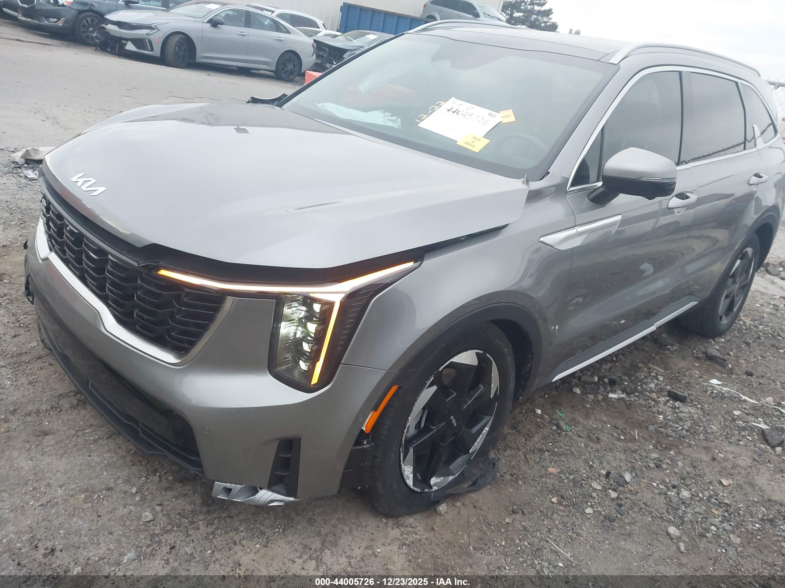 KIA SORENTO image 2