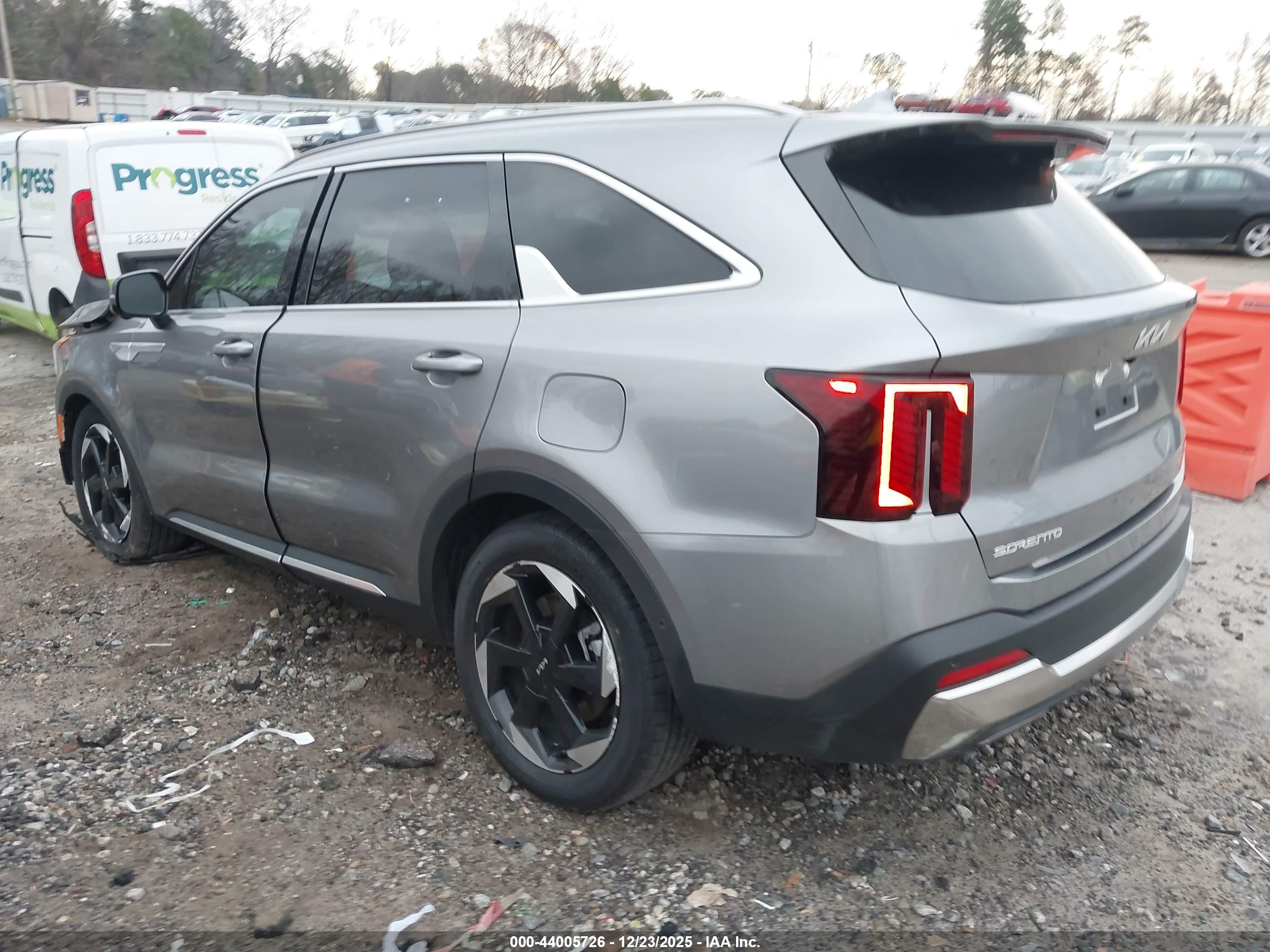 KIA SORENTO image 3