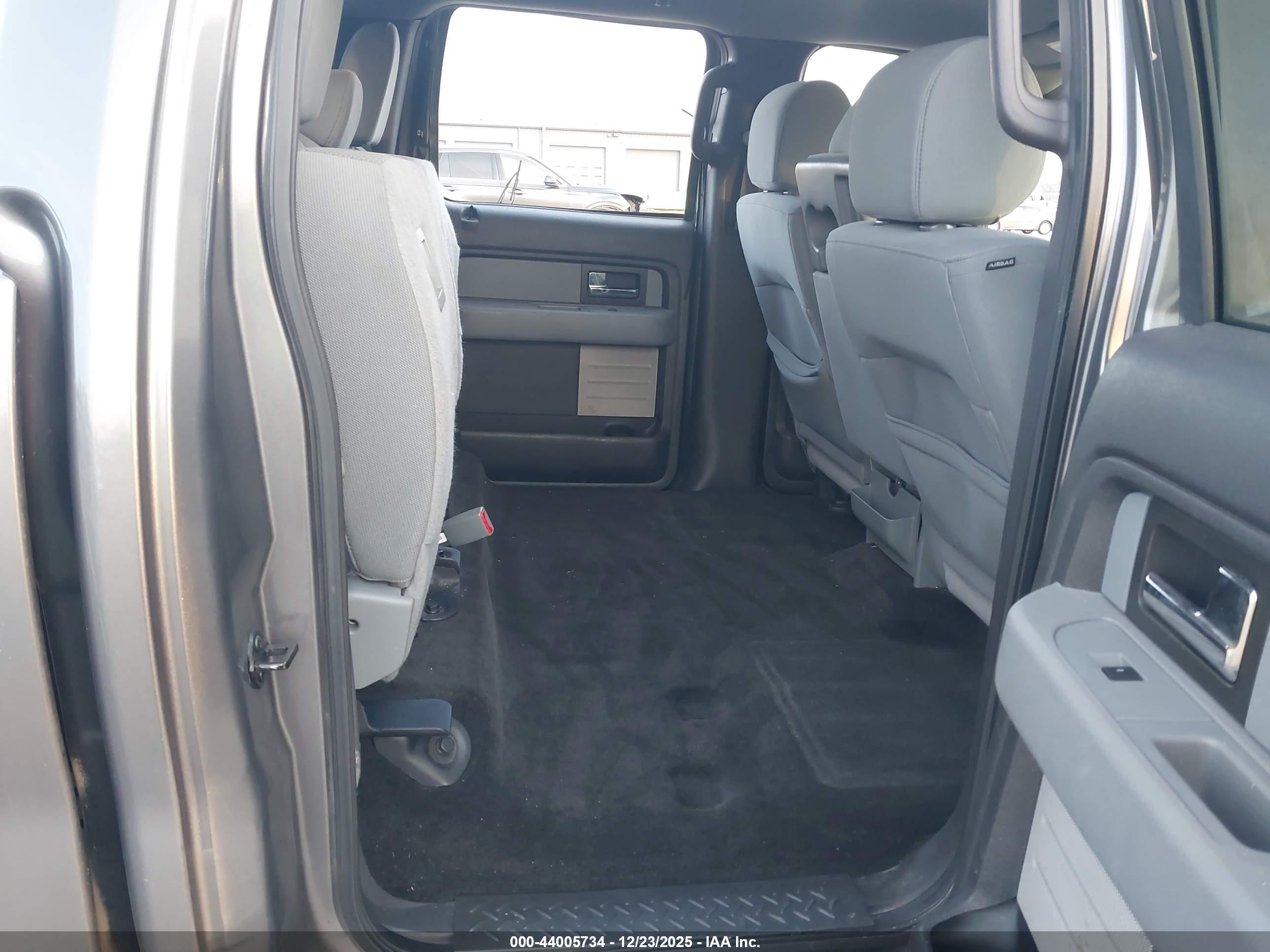 FORD F-150 image 8